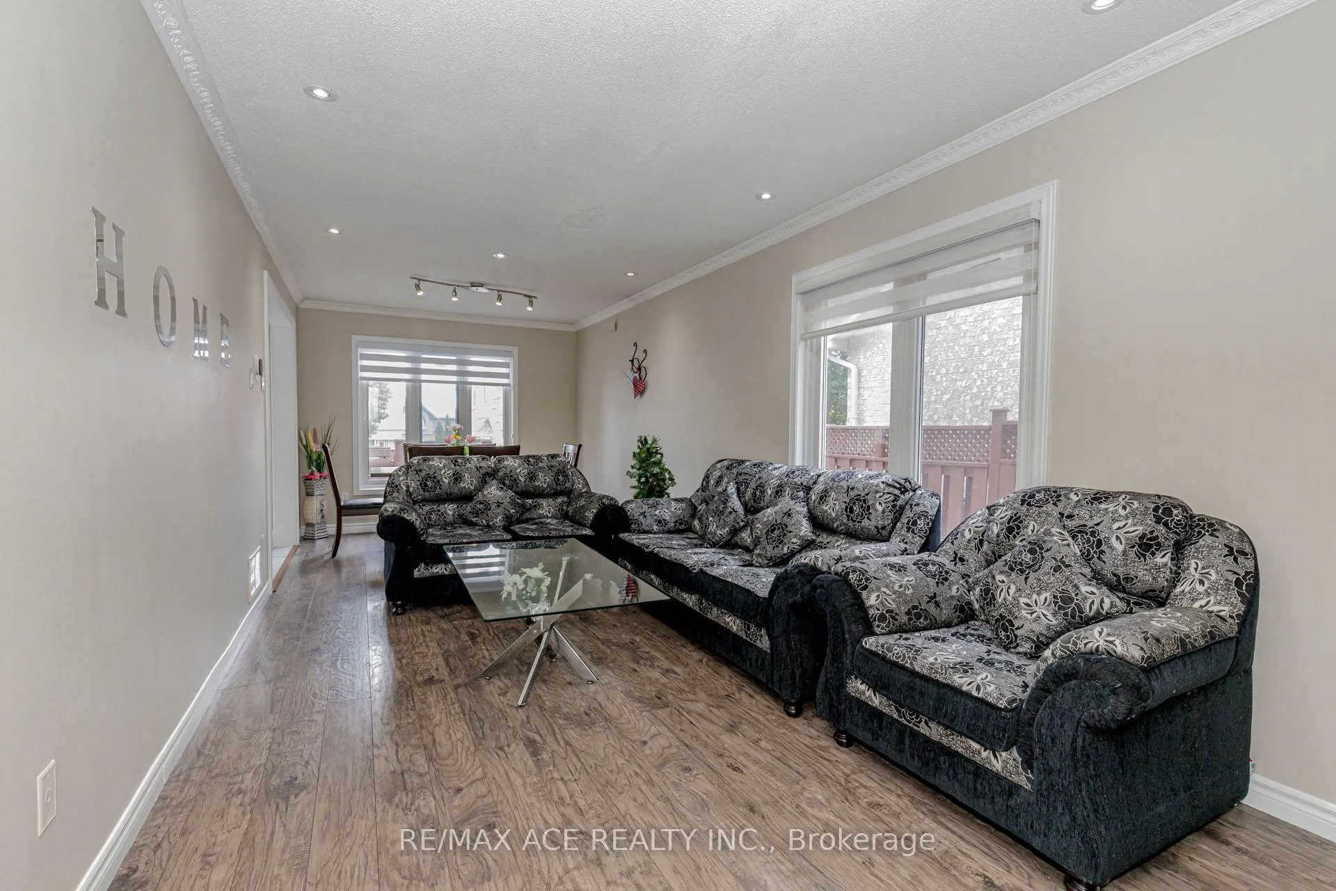 Photo 9 of 97 Bighorn Crescent, Brampton, Sandringham-Wellington — HOMEH
