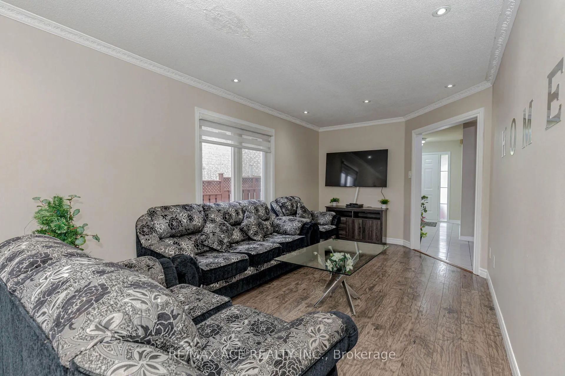 Photo 10 of 97 Bighorn Crescent, Brampton, Sandringham-Wellington — HOMEH