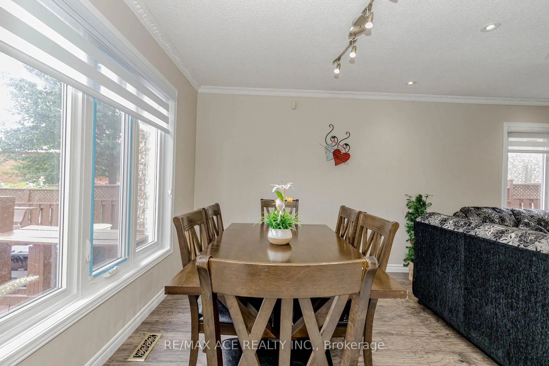 Photo 21 of 97 Bighorn Crescent, Brampton, Sandringham-Wellington — HOMEH