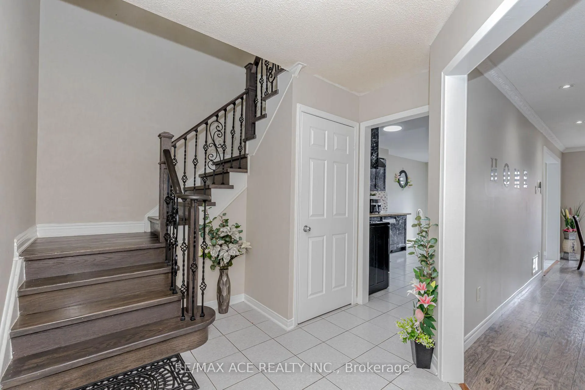 Photo 24 of 97 Bighorn Crescent, Brampton, Sandringham-Wellington — HOMEH