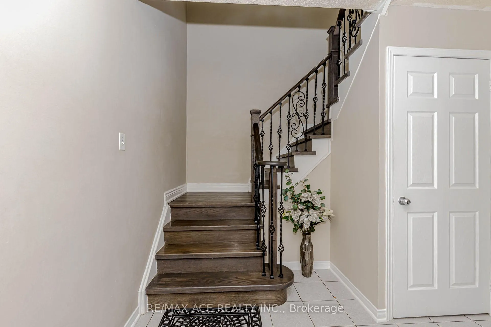 Photo 25 of 97 Bighorn Crescent, Brampton, Sandringham-Wellington — HOMEH