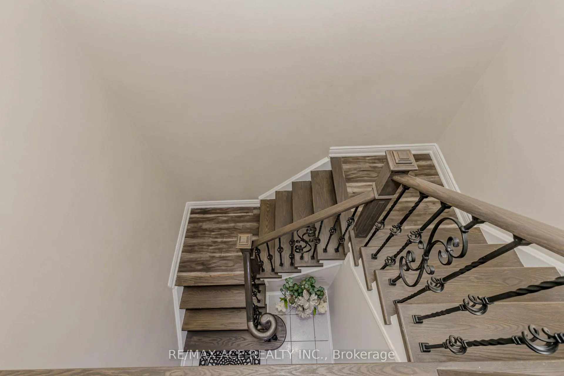 Photo 26 of 97 Bighorn Crescent, Brampton, Sandringham-Wellington — HOMEH