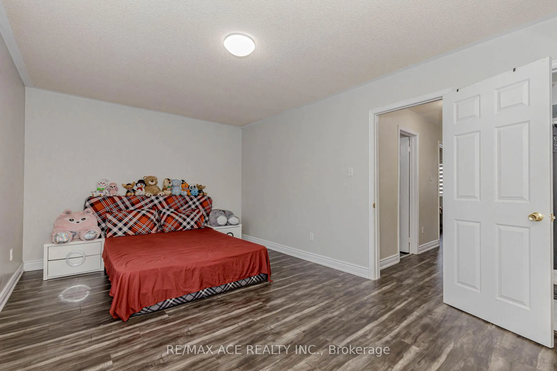 Photo 29 of 97 Bighorn Crescent, Brampton, Sandringham-Wellington — HOMEH