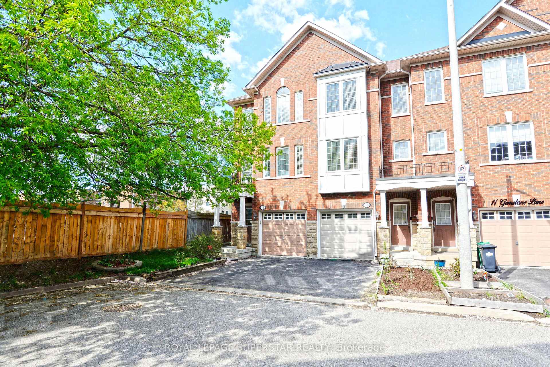 Photo 2 of 15 Gemstone Lane, Brampton, Downtown Brampton — HOMEH