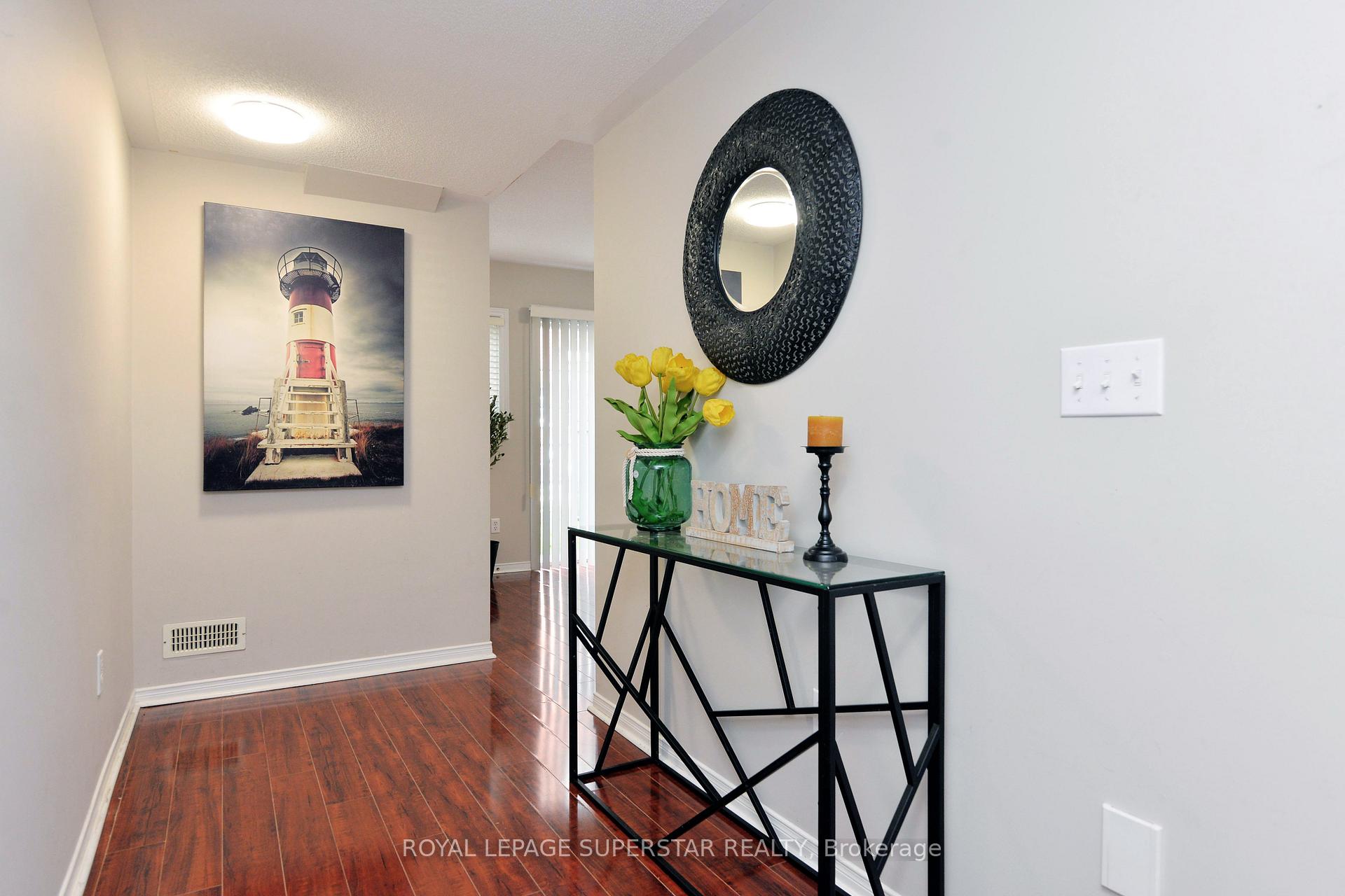 Photo 8 of 15 Gemstone Lane, Brampton, Downtown Brampton — HOMEH