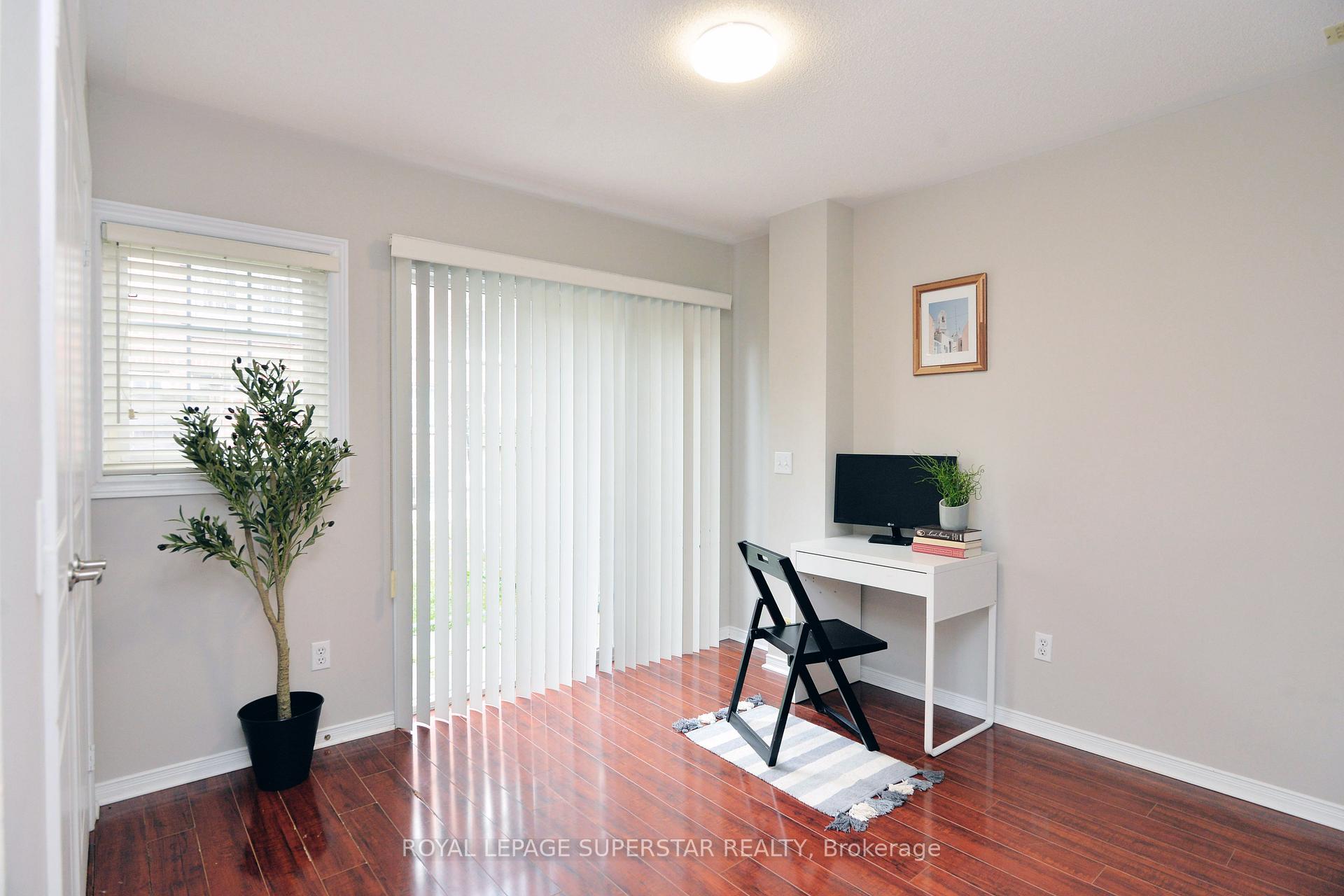 Photo 9 of 15 Gemstone Lane, Brampton, Downtown Brampton — HOMEH