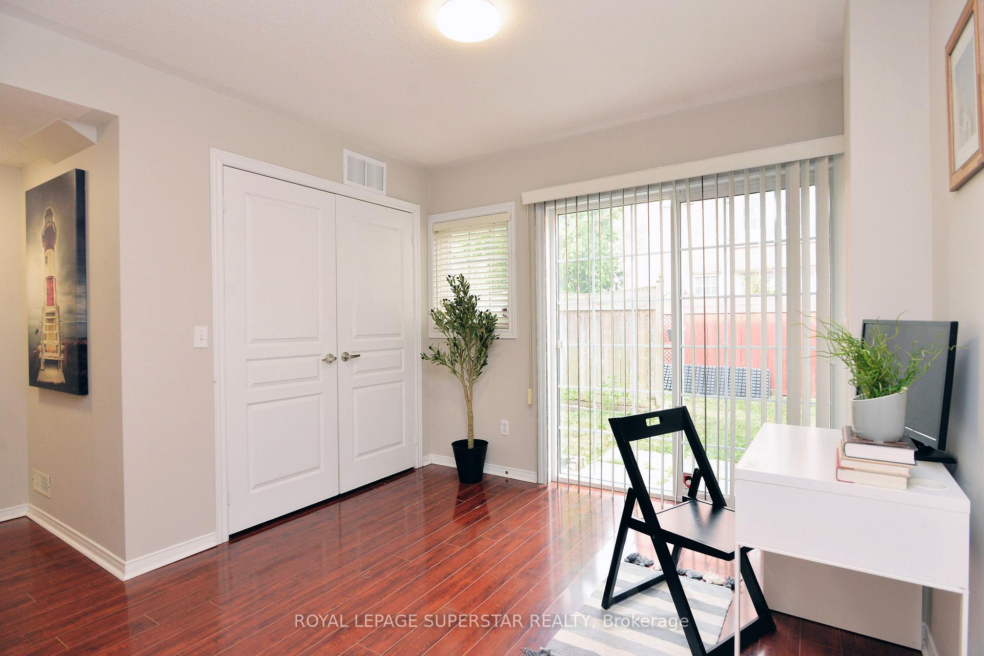 Photo 10 of 15 Gemstone Lane, Brampton, Downtown Brampton — HOMEH