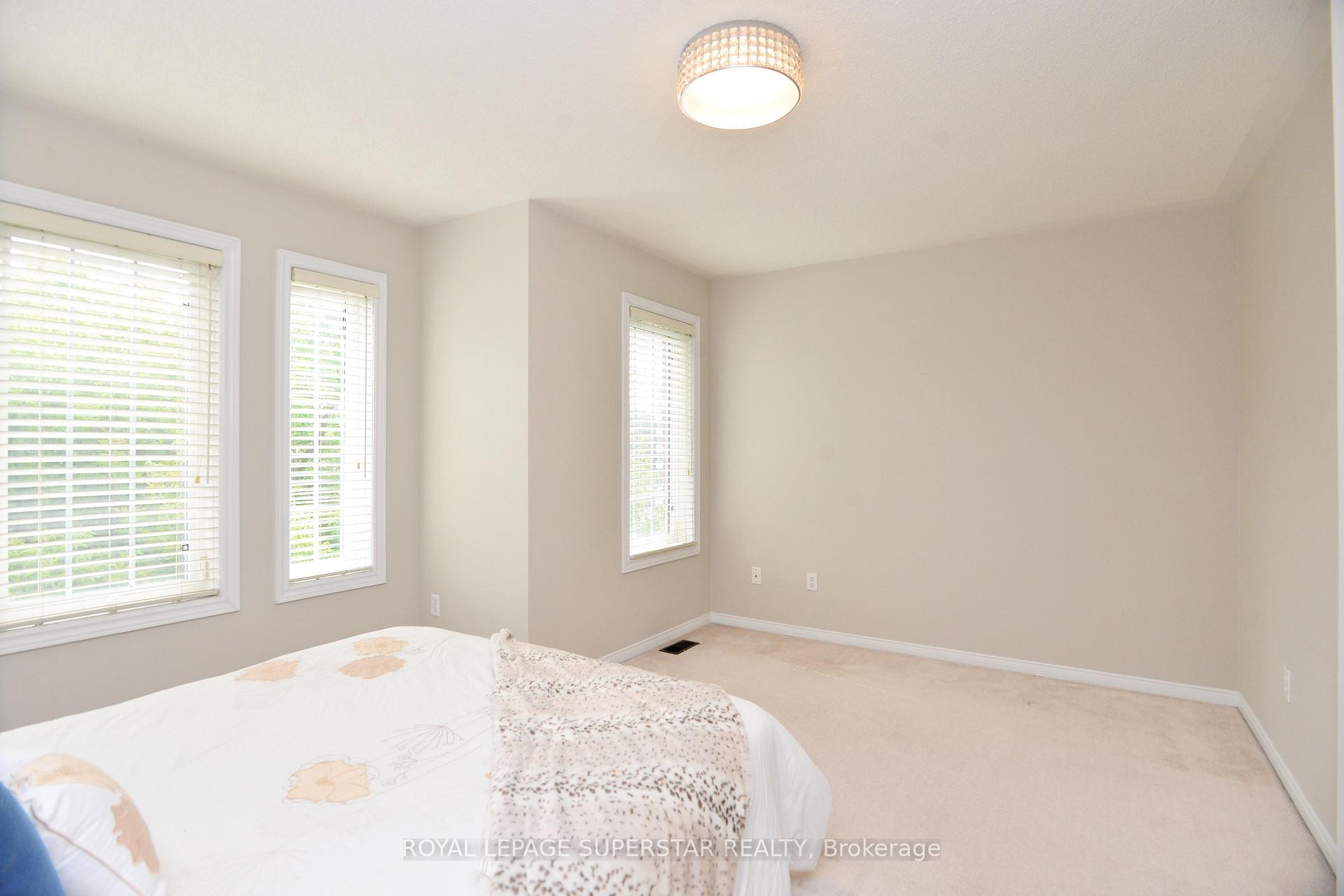 Photo 33 of 15 Gemstone Lane, Brampton, Downtown Brampton — HOMEH