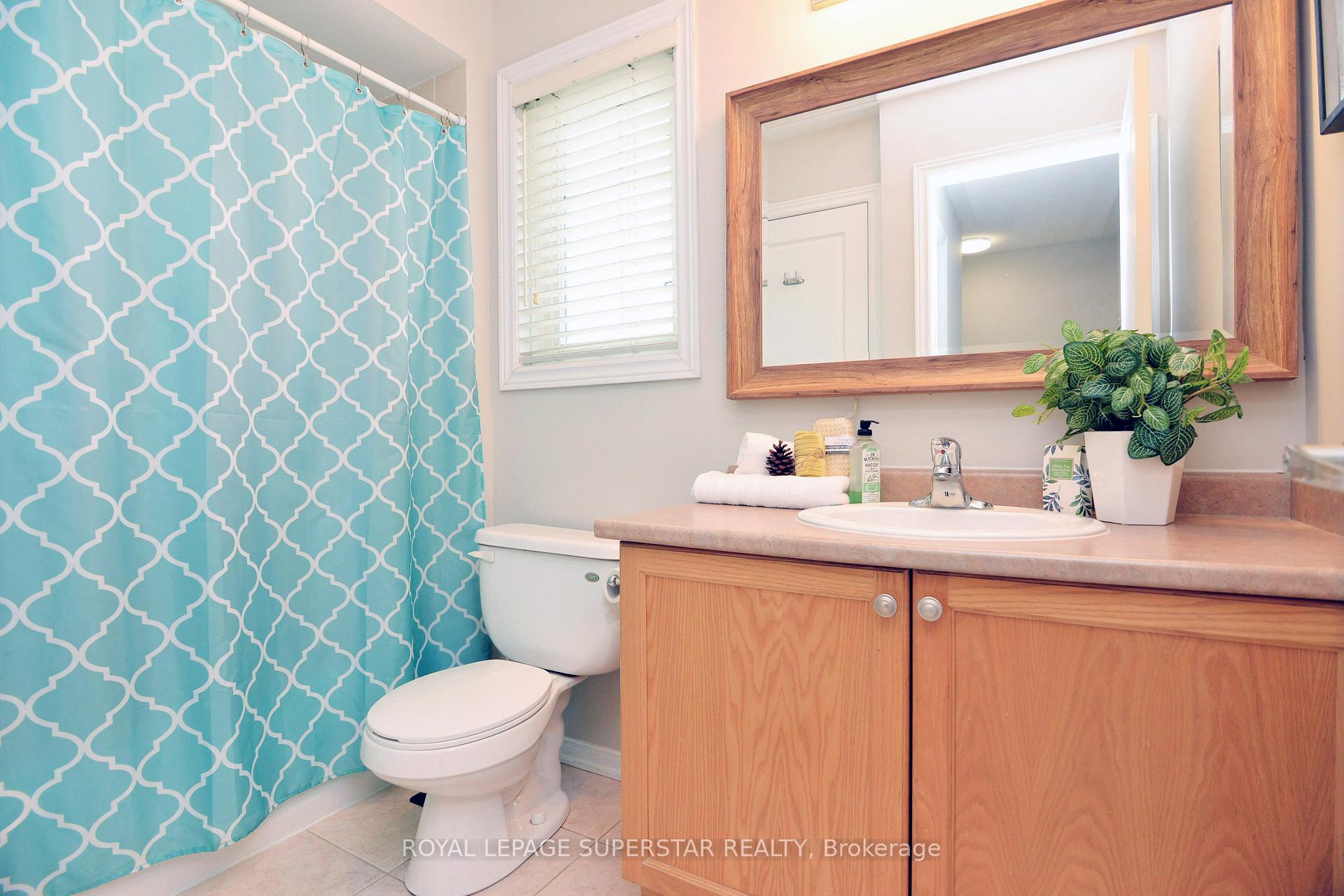 Photo 35 of 15 Gemstone Lane, Brampton, Downtown Brampton — HOMEH