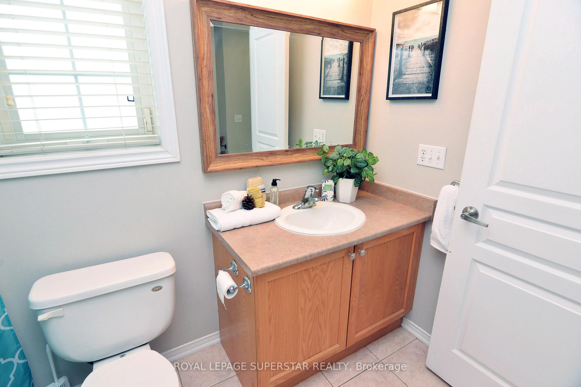 Photo 36 of 15 Gemstone Lane, Brampton, Downtown Brampton — HOMEH