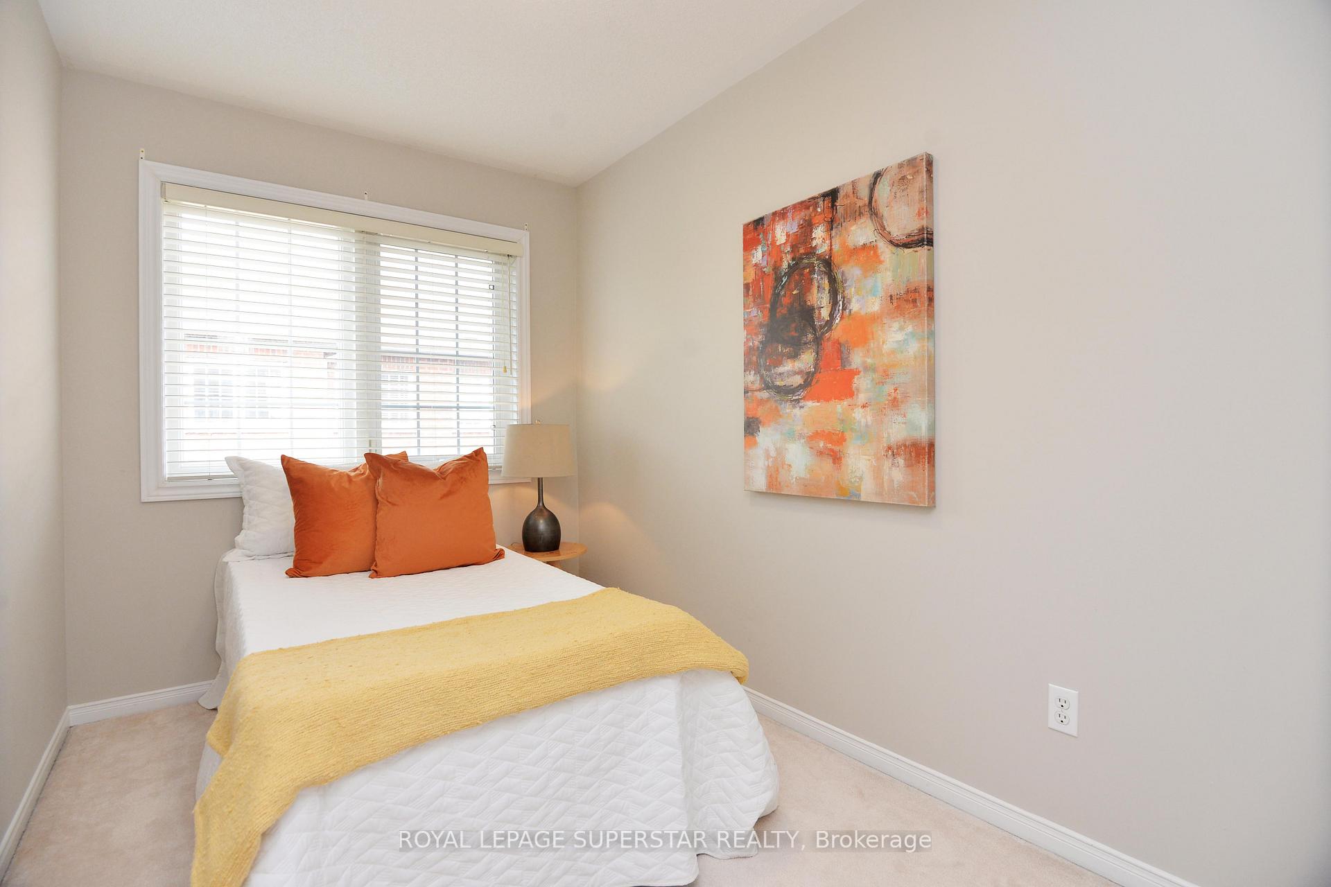 Photo 37 of 15 Gemstone Lane, Brampton, Downtown Brampton — HOMEH