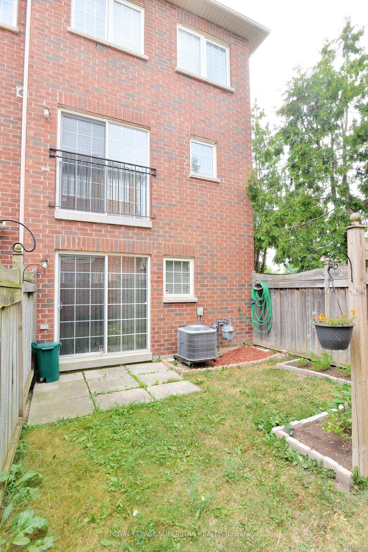 Photo 44 of 15 Gemstone Lane, Brampton, Downtown Brampton — HOMEH
