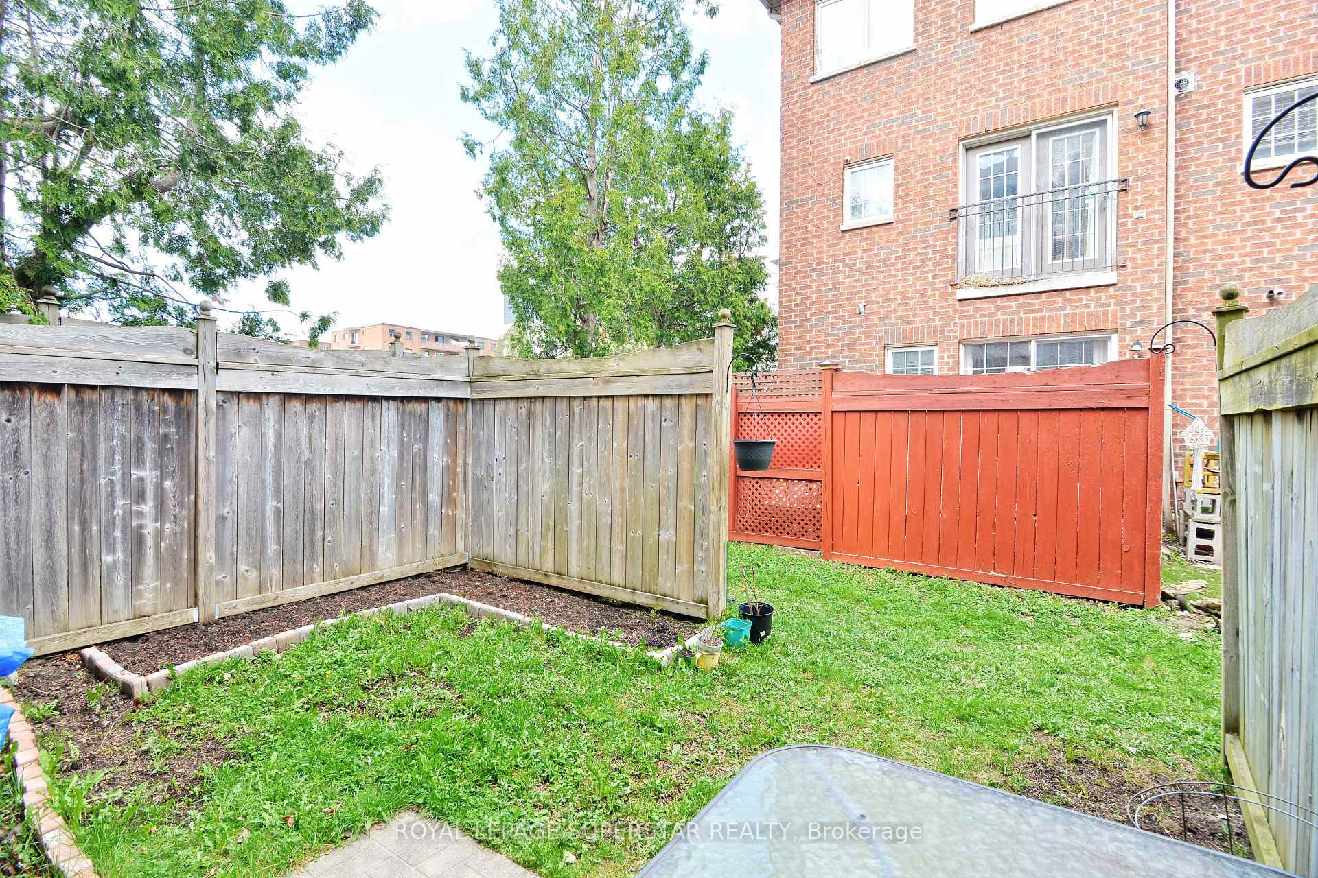 Photo 45 of 15 Gemstone Lane, Brampton, Downtown Brampton — HOMEH