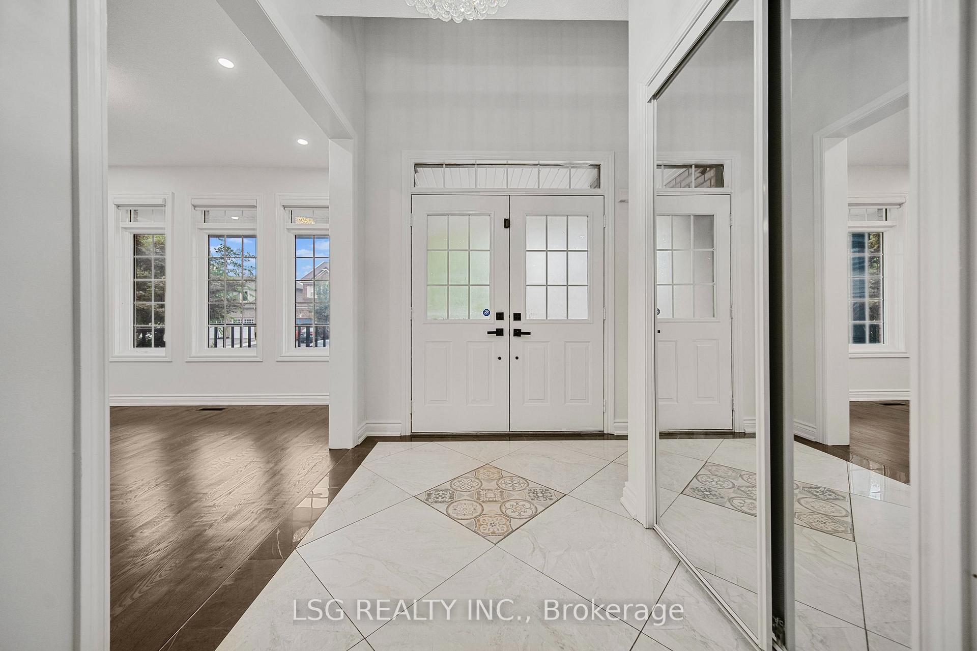Photo 9 of 54 Richgrove Drive, Brampton, Vales of Castlemore — HOMEH