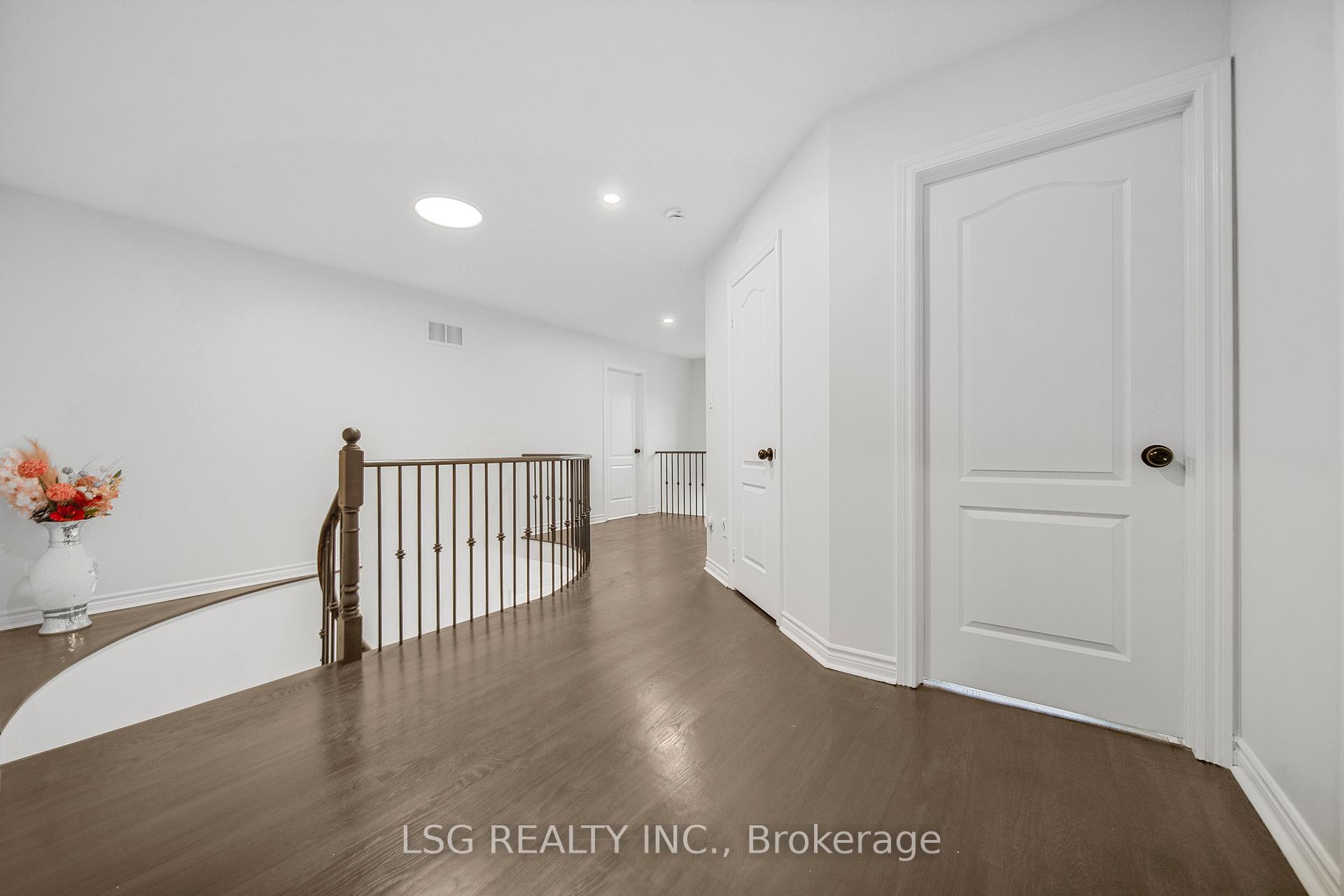 Photo 21 of 54 Richgrove Drive, Brampton, Vales of Castlemore — HOMEH
