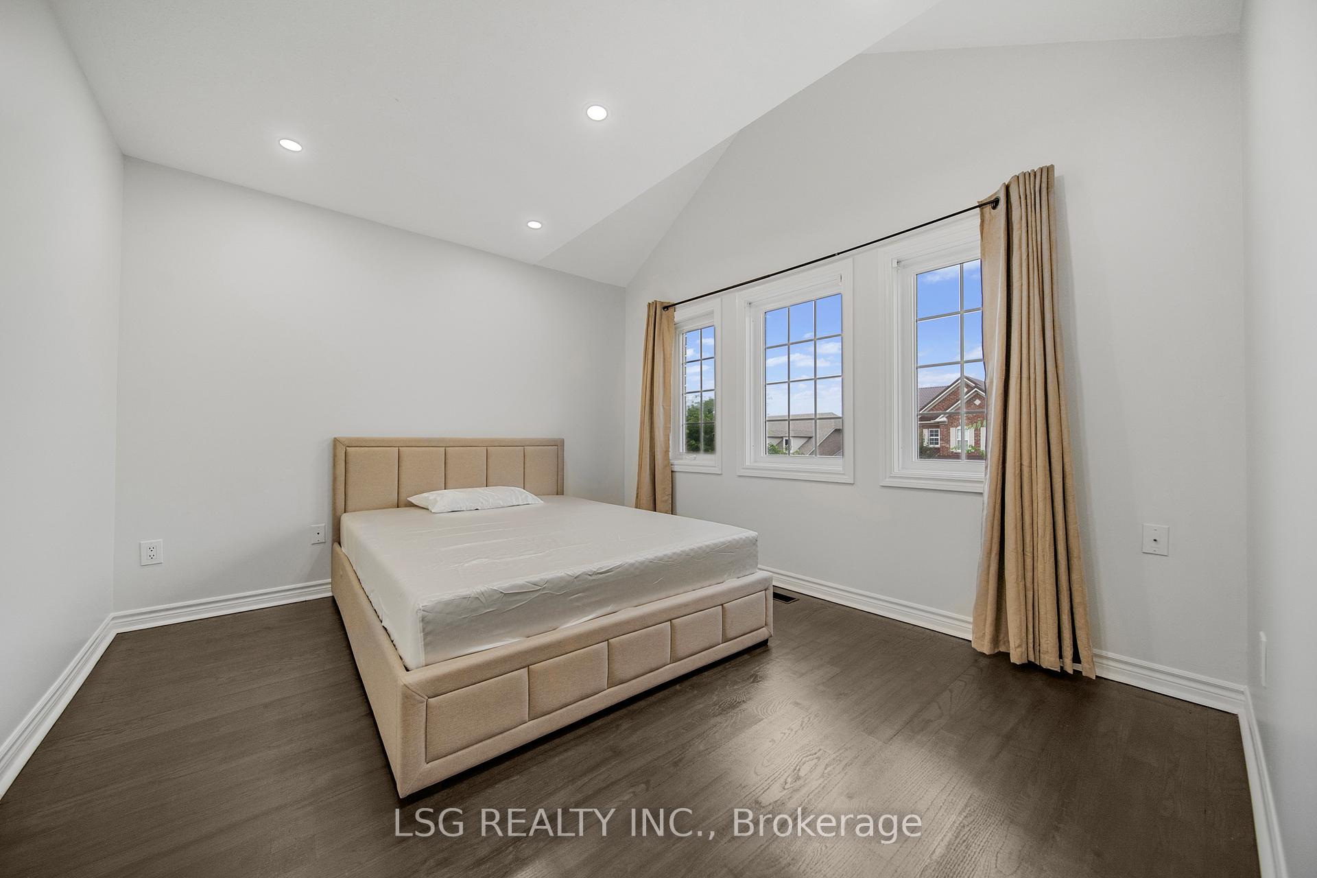 Photo 29 of 54 Richgrove Drive, Brampton, Vales of Castlemore — HOMEH