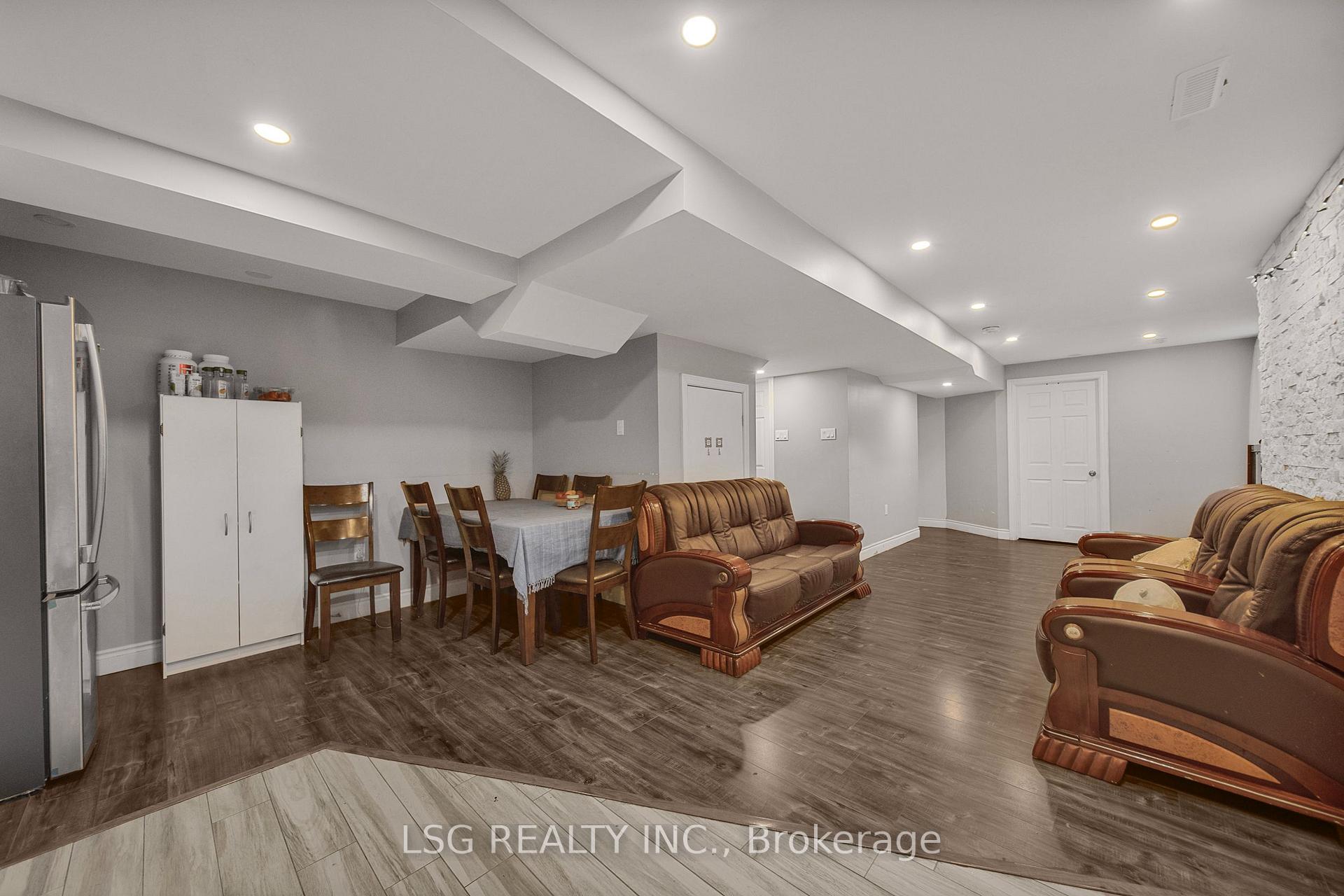 Photo 34 of 54 Richgrove Drive, Brampton, Vales of Castlemore — HOMEH