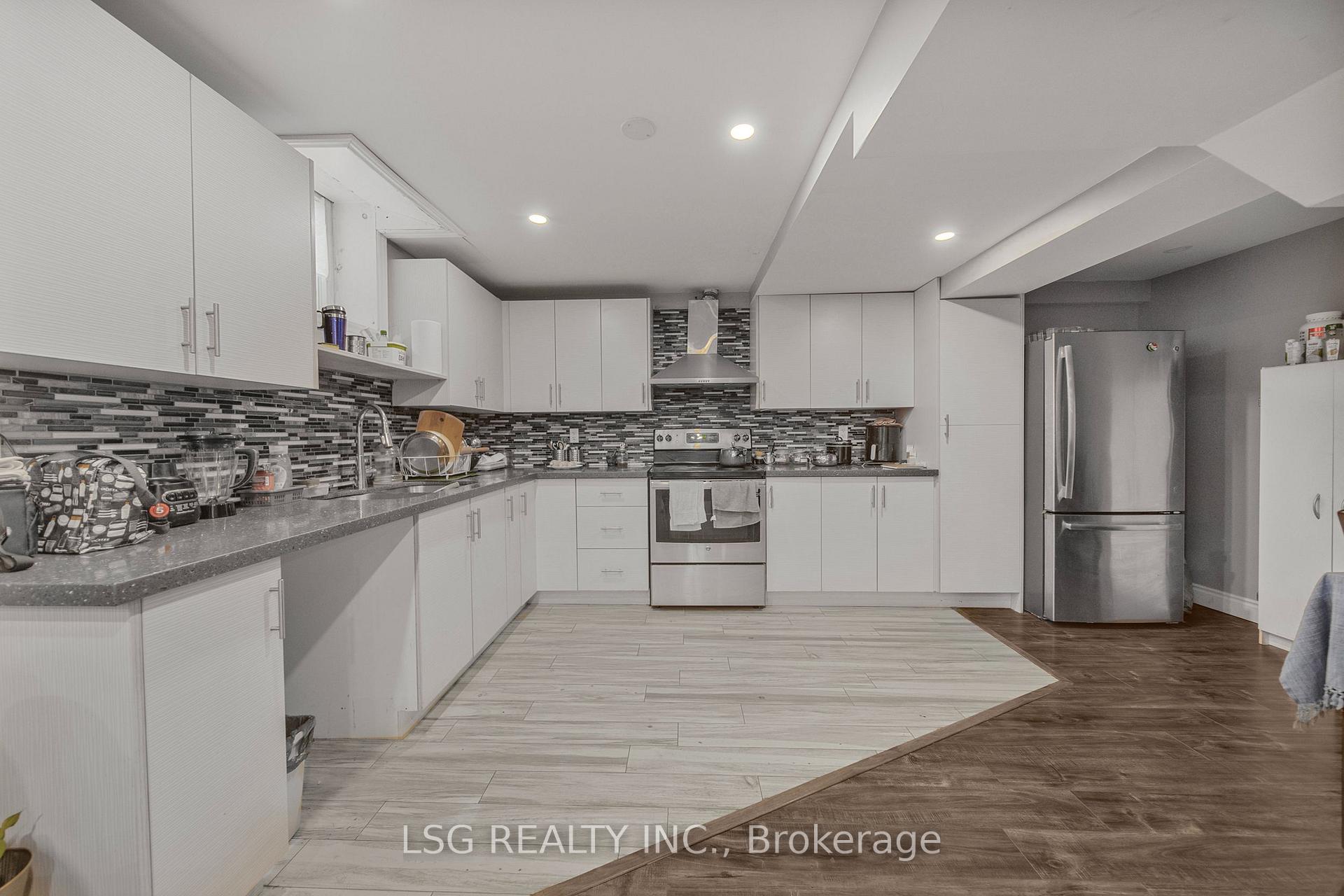 Photo 35 of 54 Richgrove Drive, Brampton, Vales of Castlemore — HOMEH
