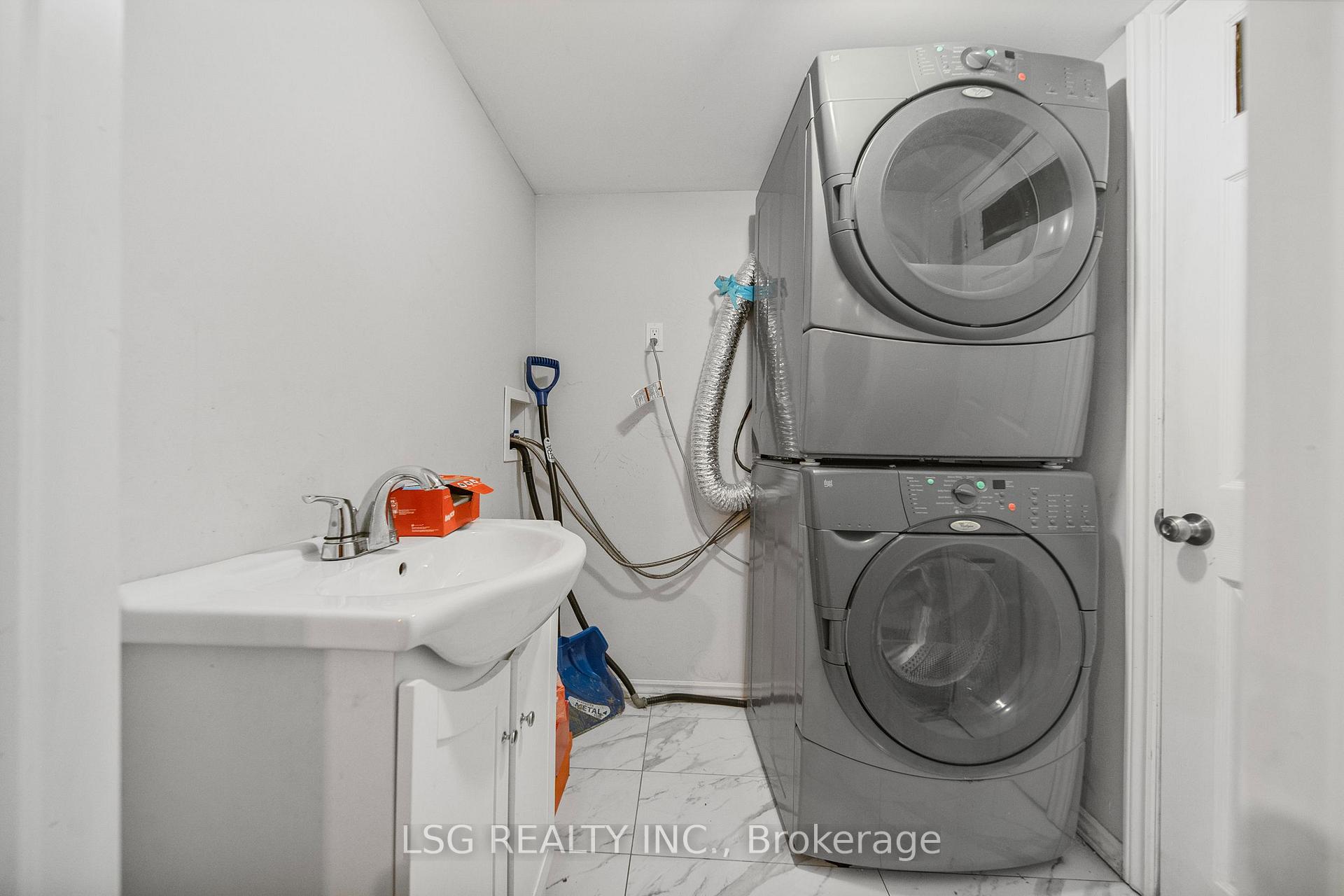 Photo 40 of 54 Richgrove Drive, Brampton, Vales of Castlemore — HOMEH