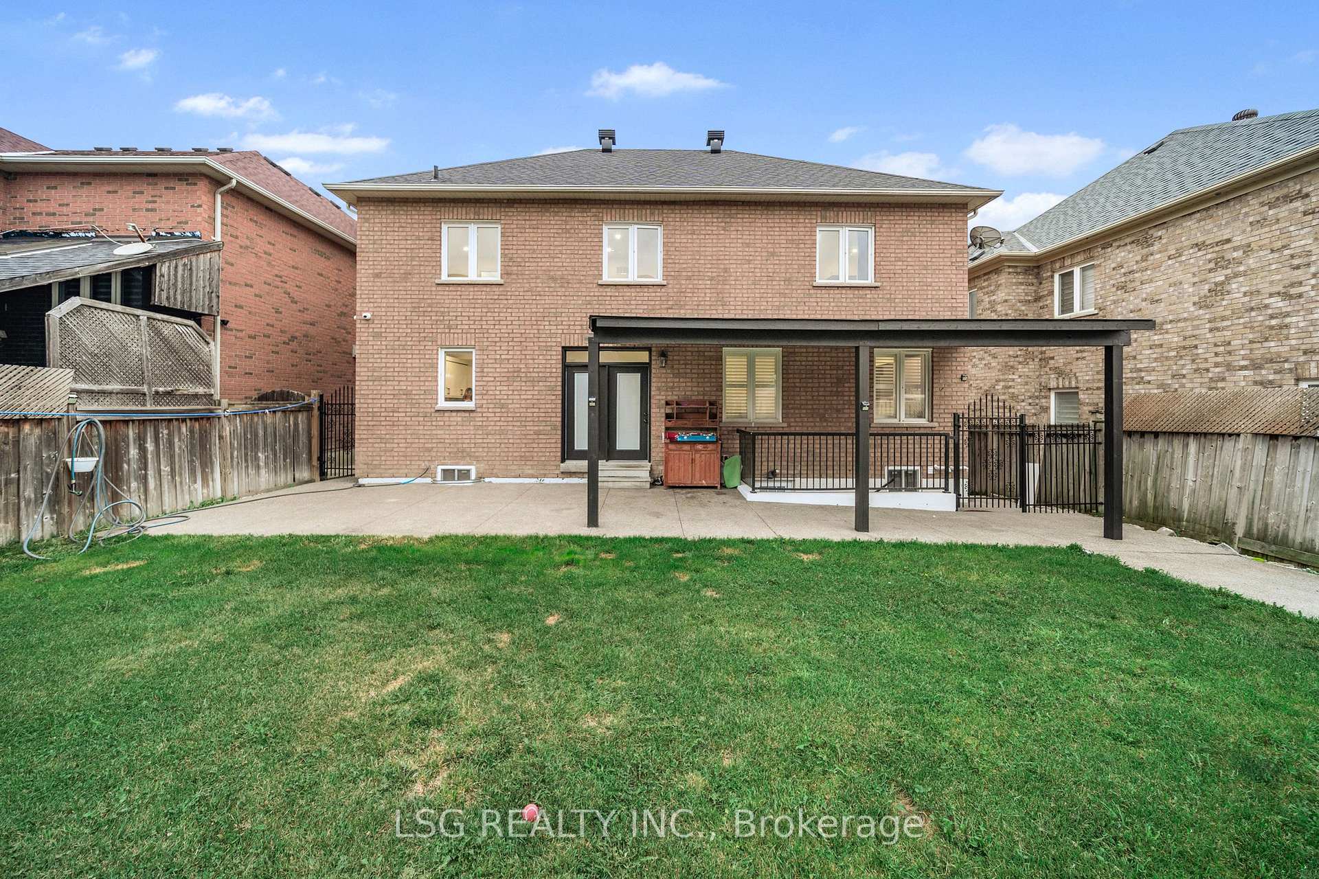 Photo 41 of 54 Richgrove Drive, Brampton, Vales of Castlemore — HOMEH