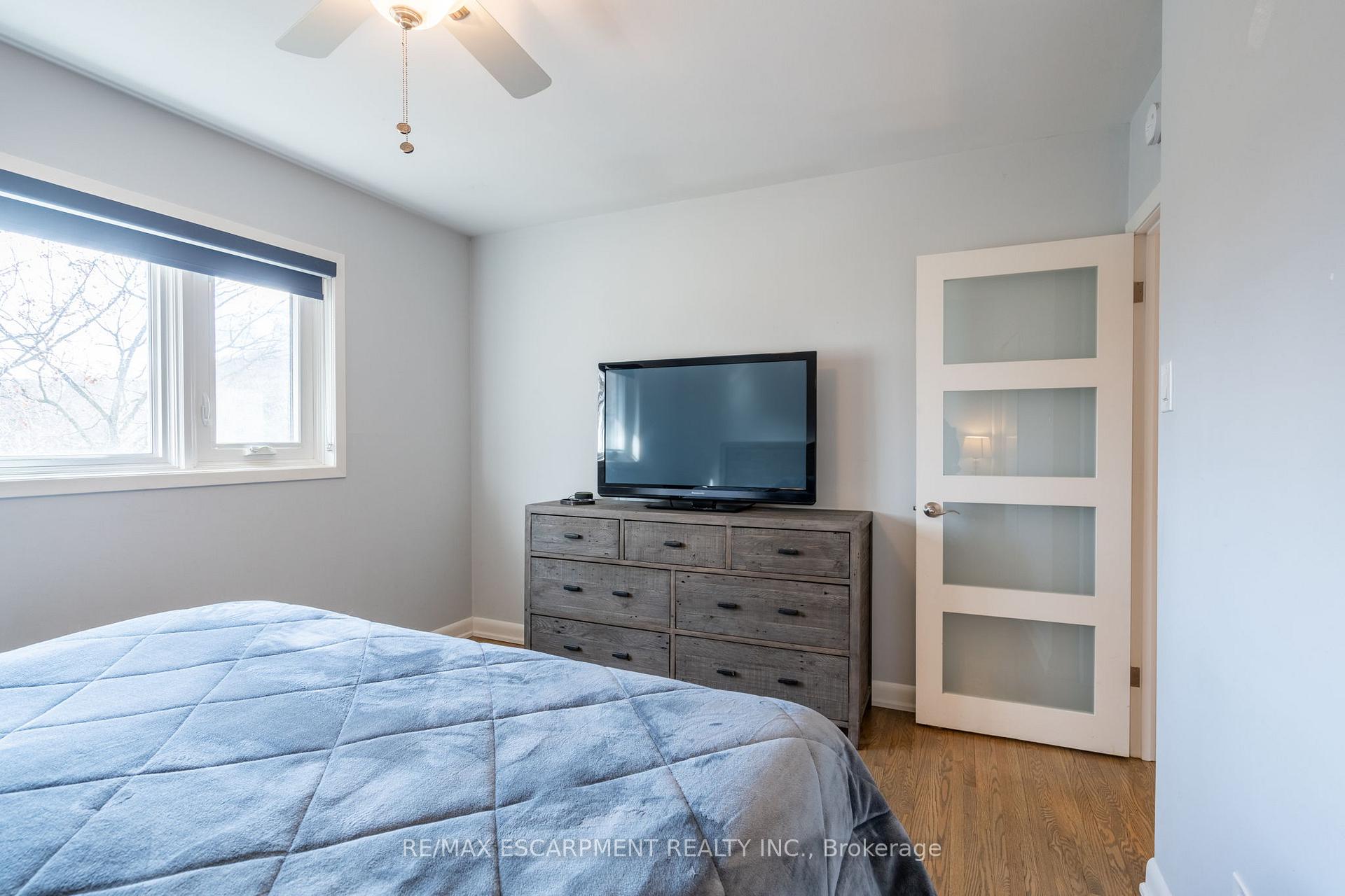 Photo 31 of 109 Main Street W, Grimsby, Grimsby West — HOMEH