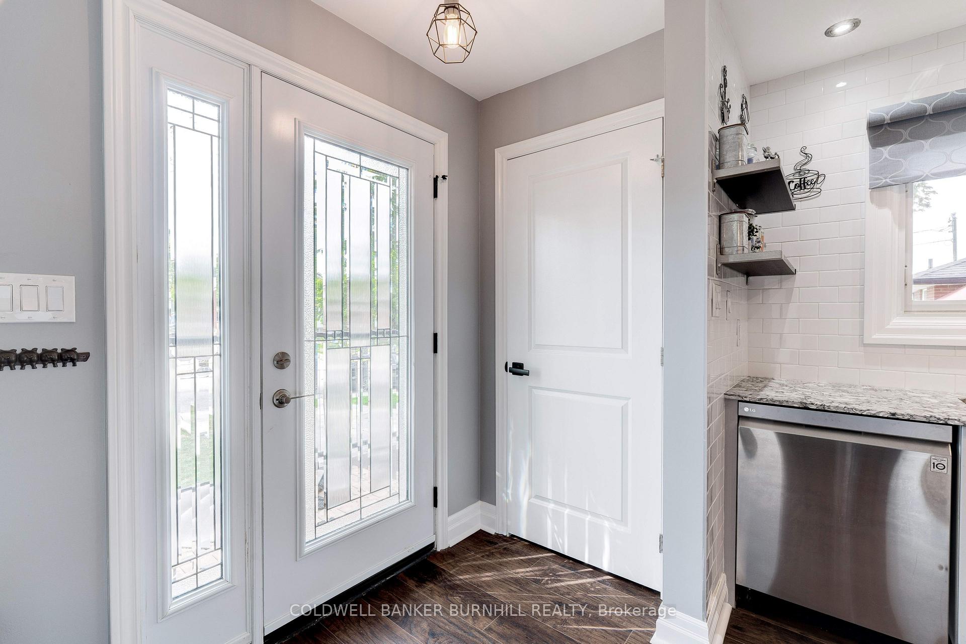 Photo 4 of 175 Kings Forest Drive, Hamilton, Huntington — HOMEH