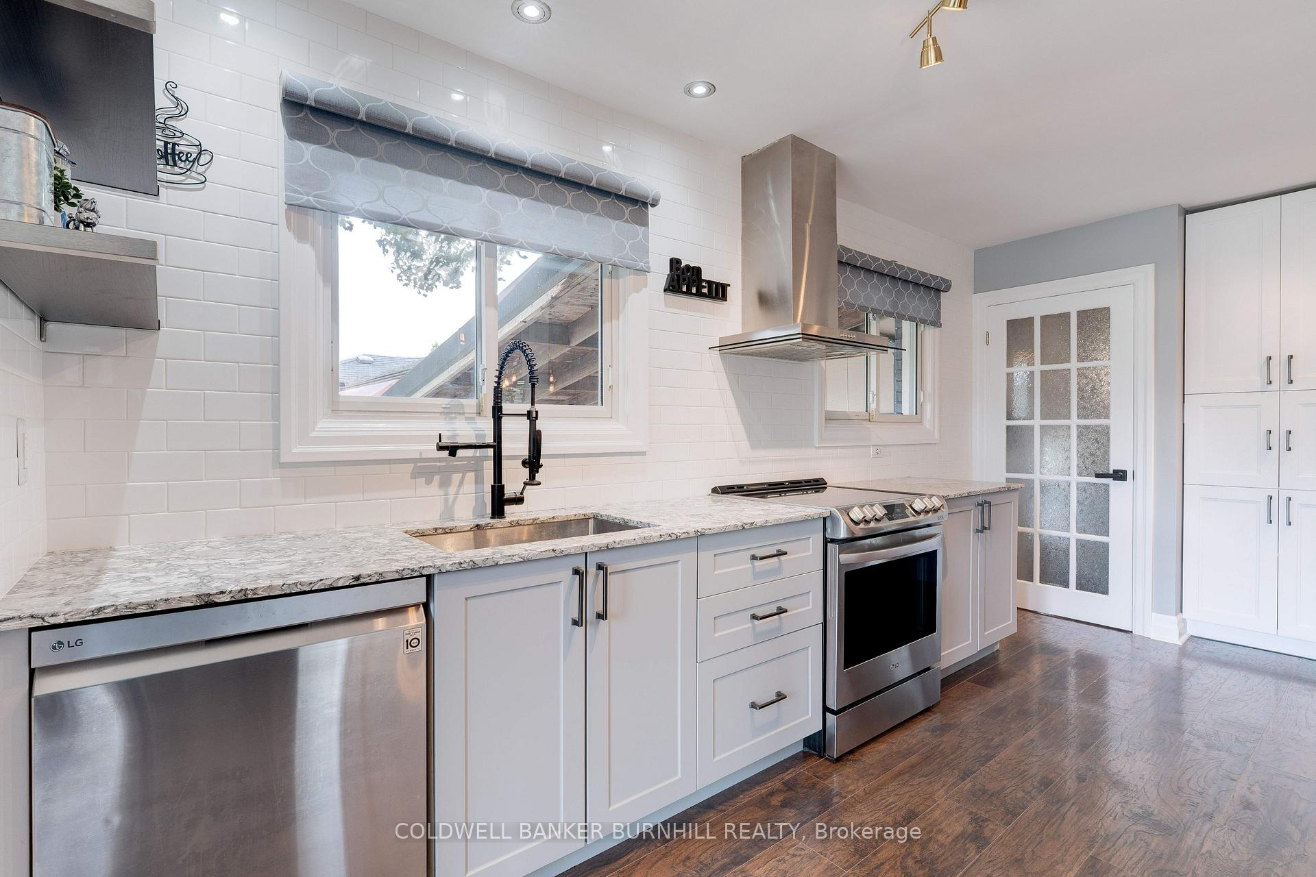 Photo 6 of 175 Kings Forest Drive, Hamilton, Huntington — HOMEH