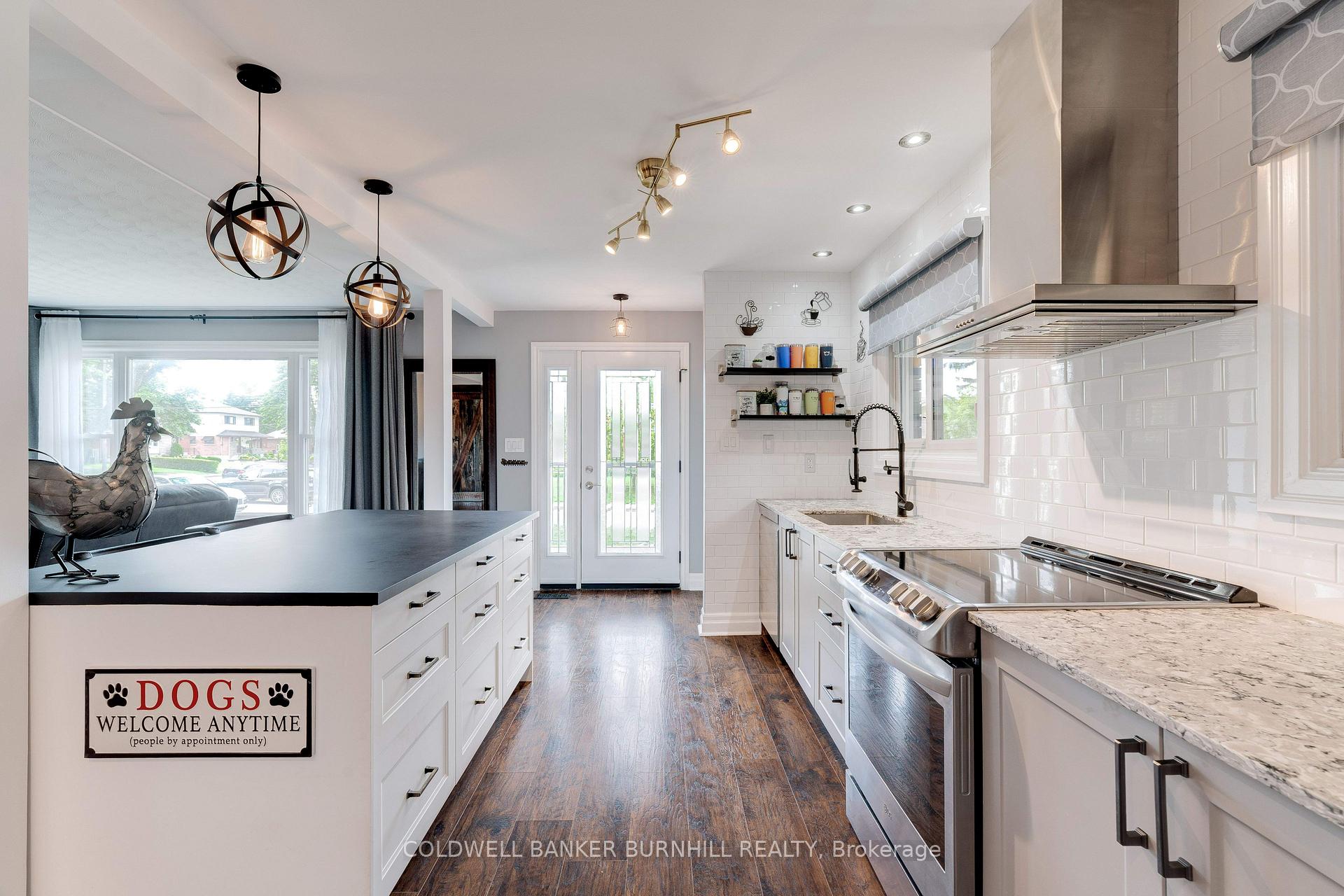 Photo 8 of 175 Kings Forest Drive, Hamilton, Huntington — HOMEH
