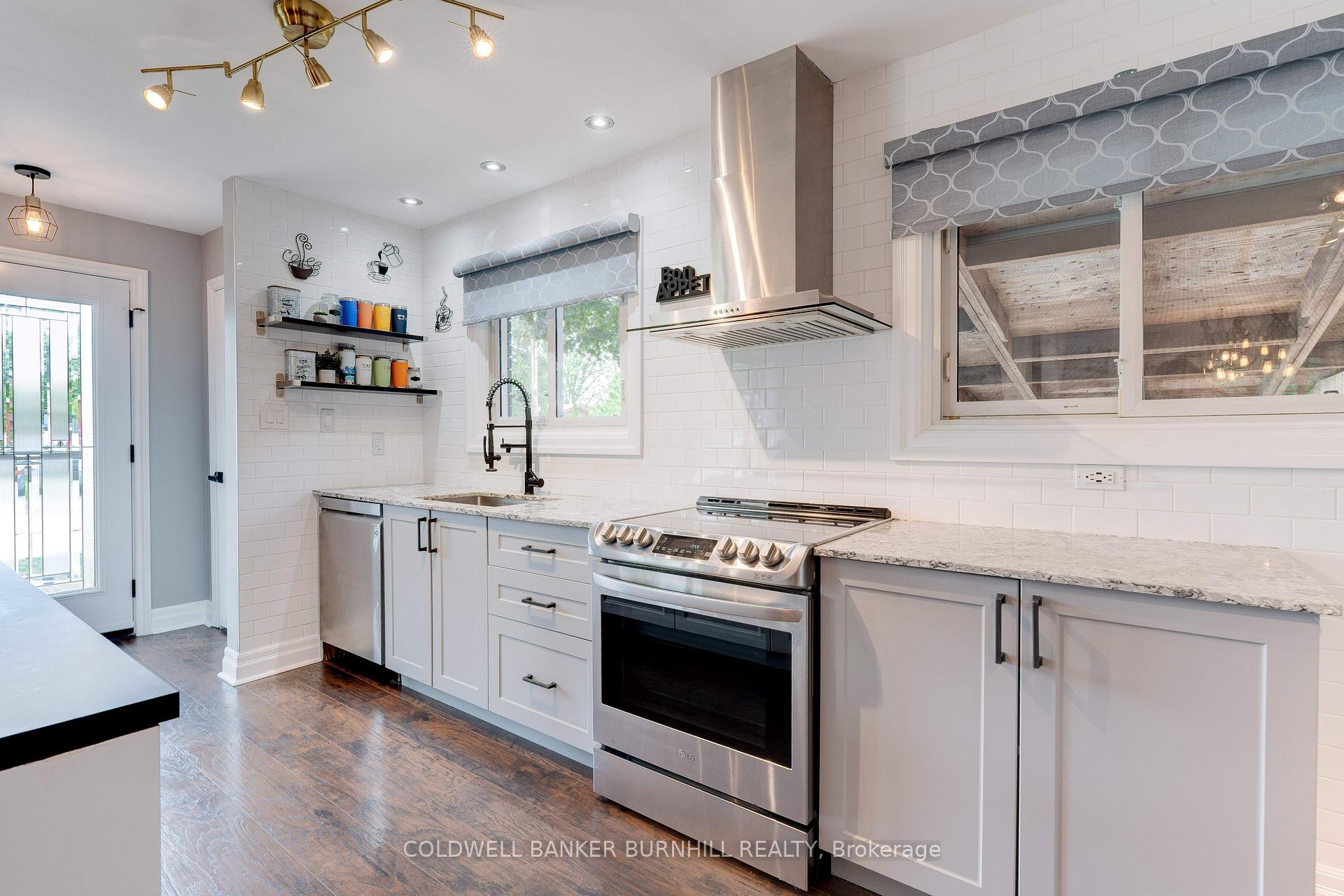 Photo 11 of 175 Kings Forest Drive, Hamilton, Huntington — HOMEH