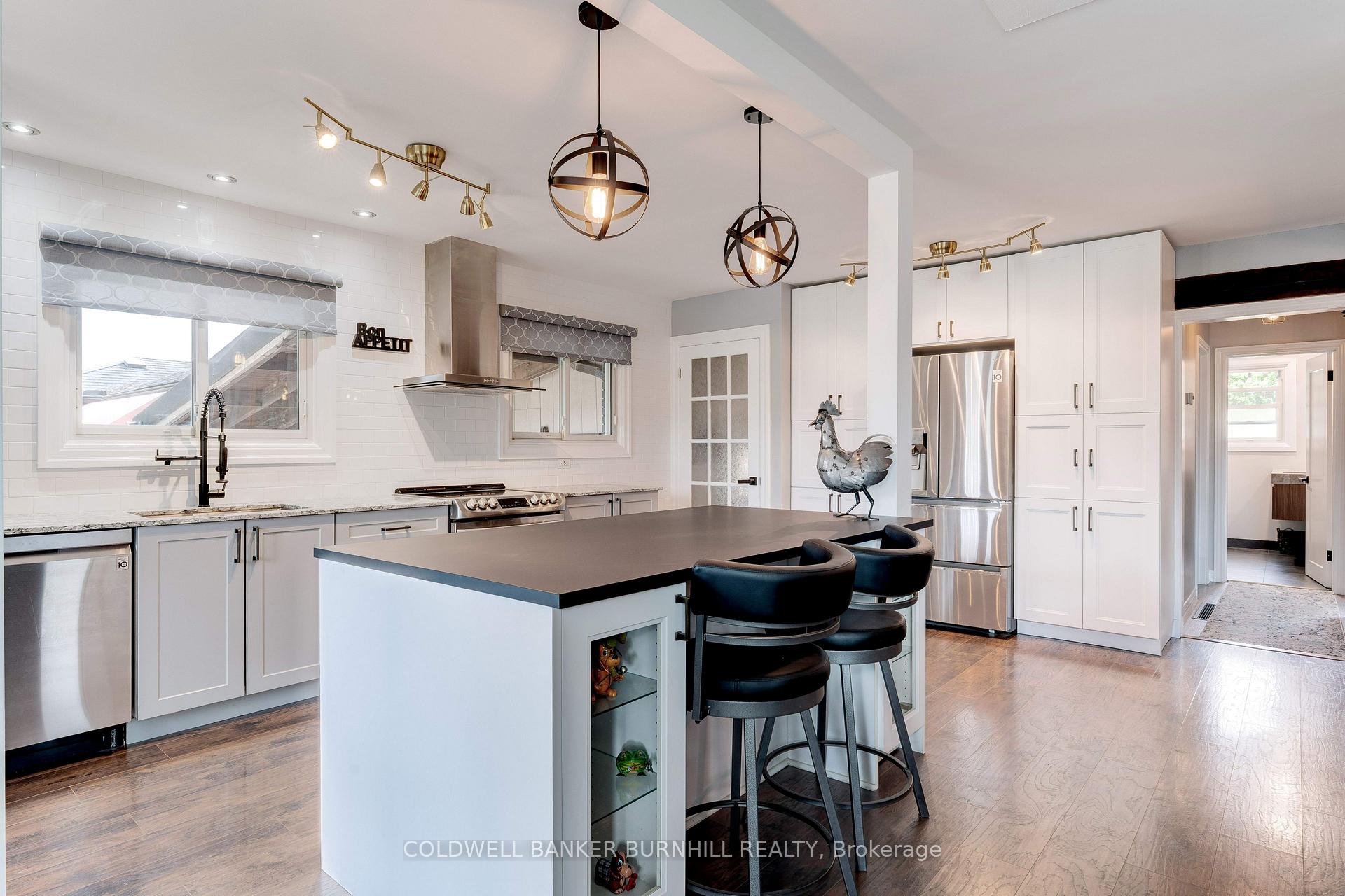 Photo 14 of 175 Kings Forest Drive, Hamilton, Huntington — HOMEH