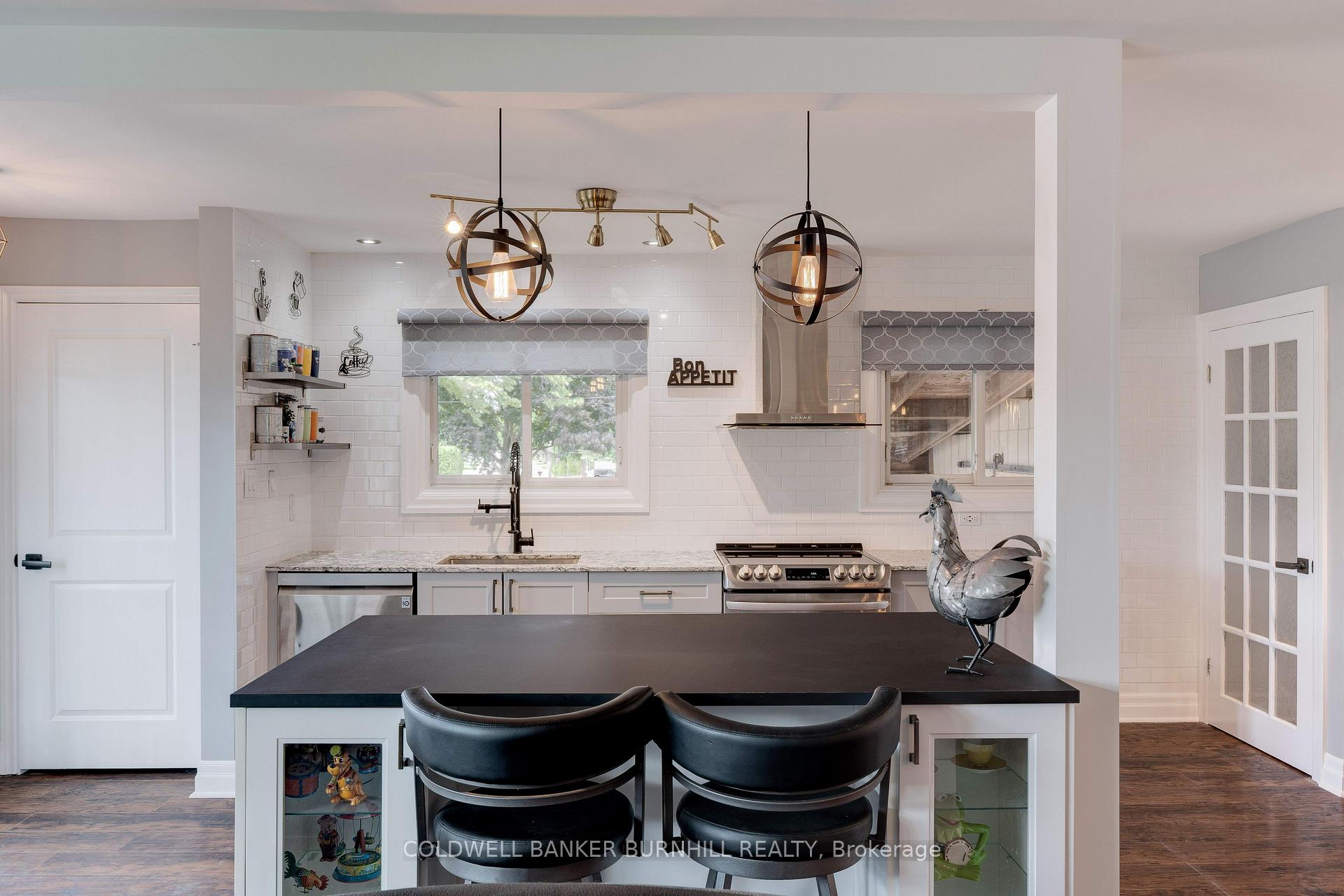 Photo 15 of 175 Kings Forest Drive, Hamilton, Huntington — HOMEH