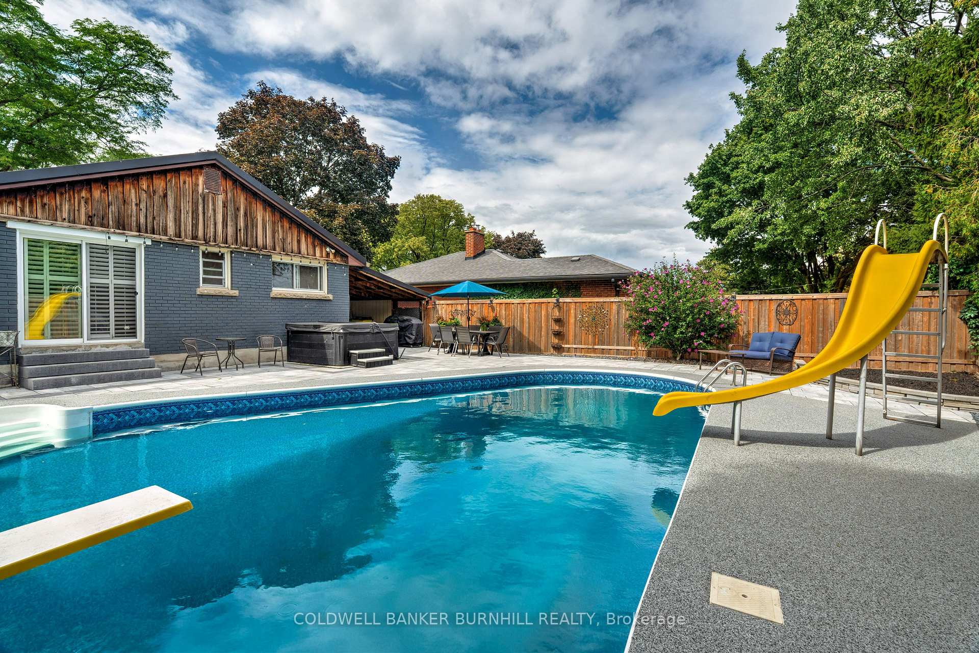 Photo 38 of 175 Kings Forest Drive, Hamilton, Huntington — HOMEH