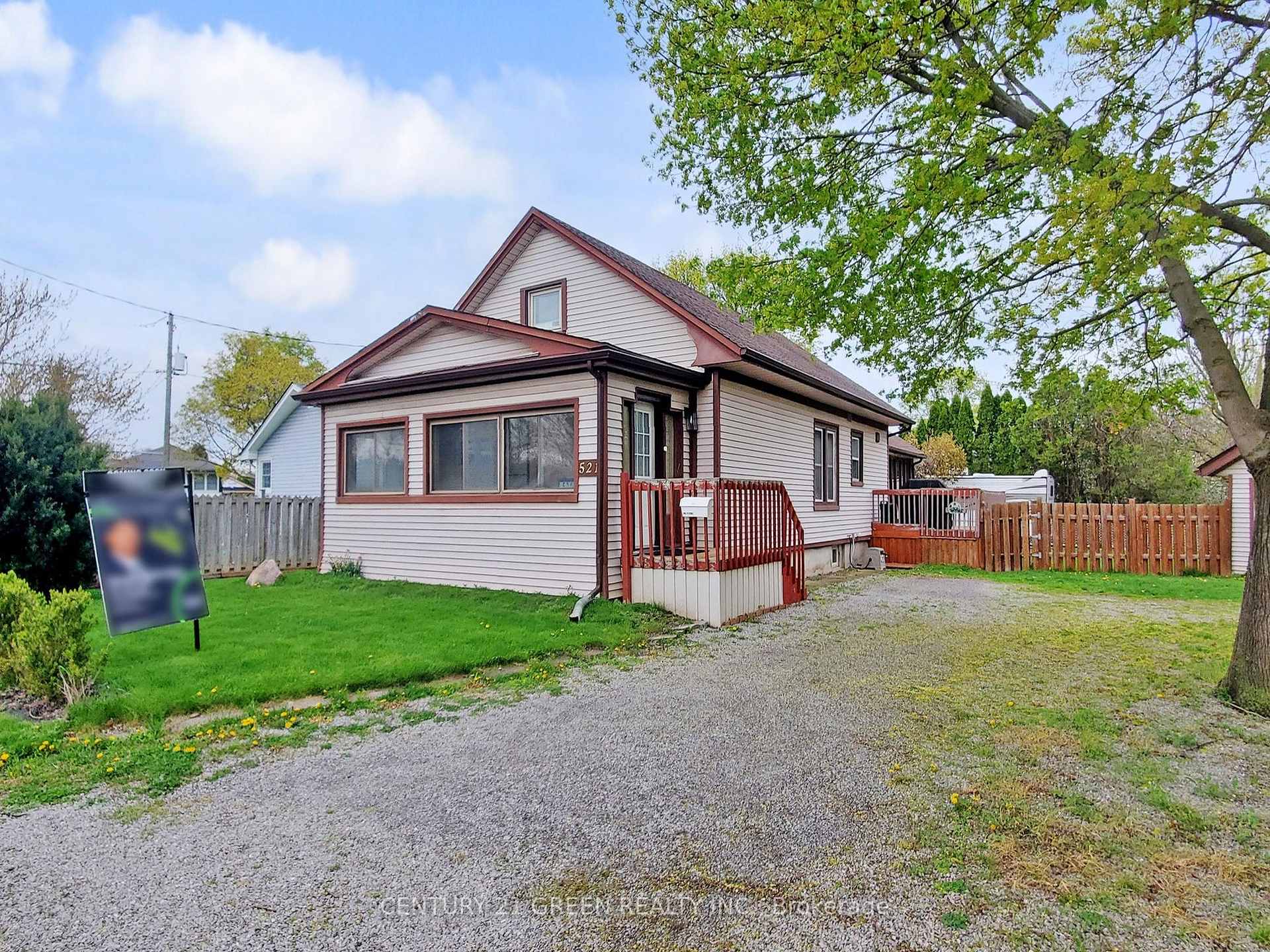 Photo 1 of 521 Carlton Street, St. Catharines, Carlton/Bunting — HOMEH