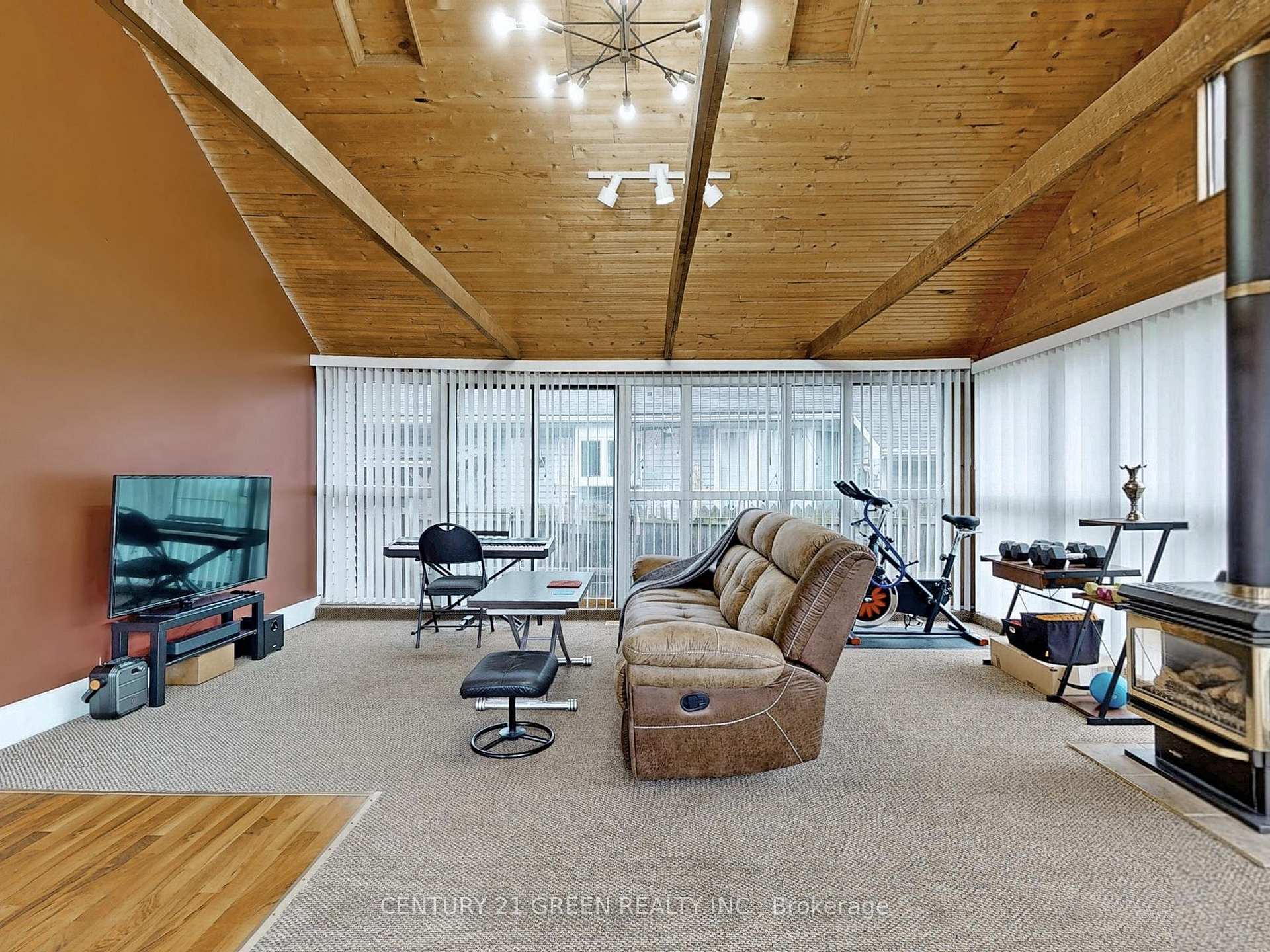 Photo 18 of 521 Carlton Street, St. Catharines, Carlton/Bunting — HOMEH