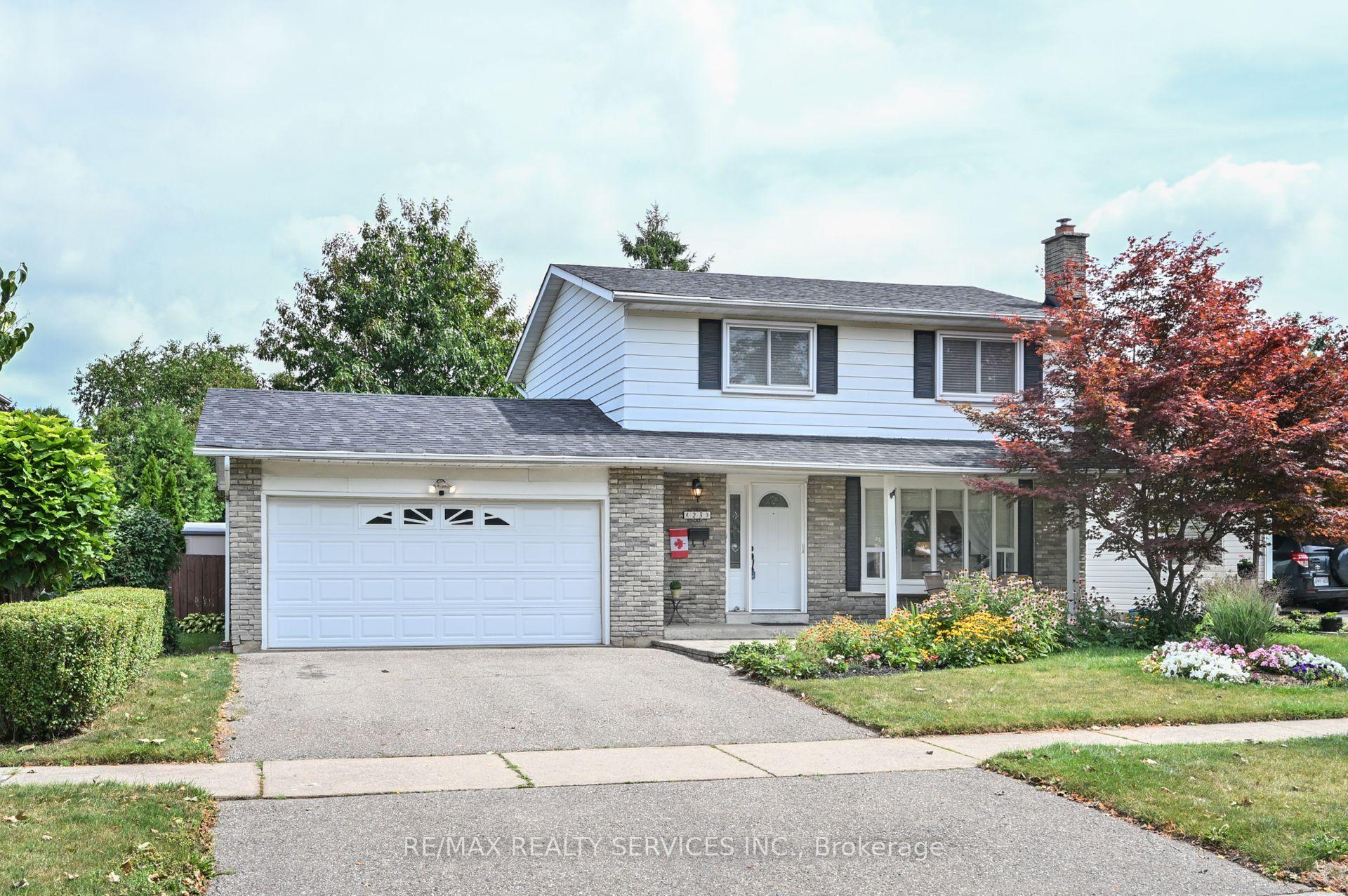 Photo 1 of 23 Governor Grove Crescent, Brampton, Brampton South — HOMEH