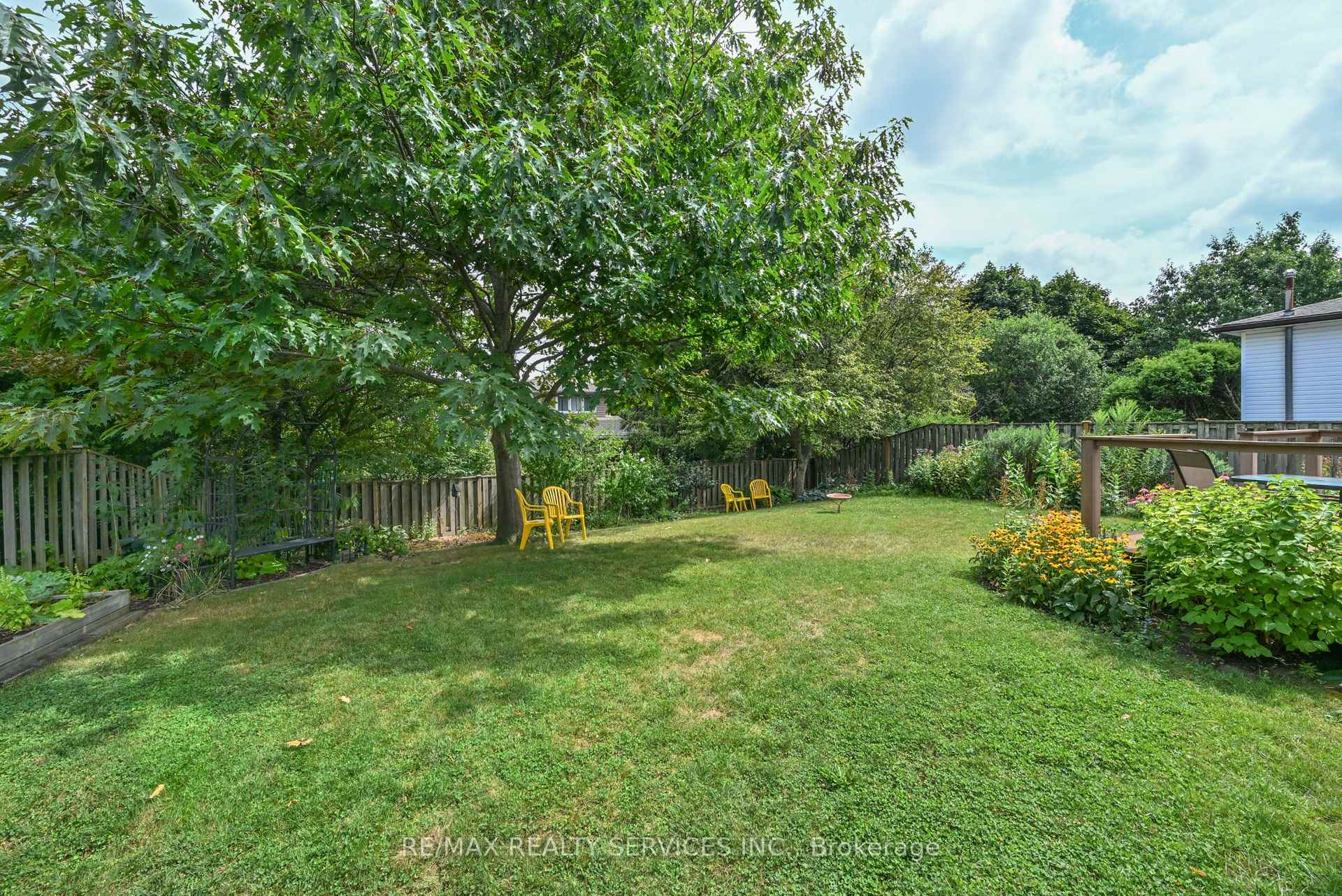 Photo 33 of 23 Governor Grove Crescent, Brampton, Brampton South — HOMEH