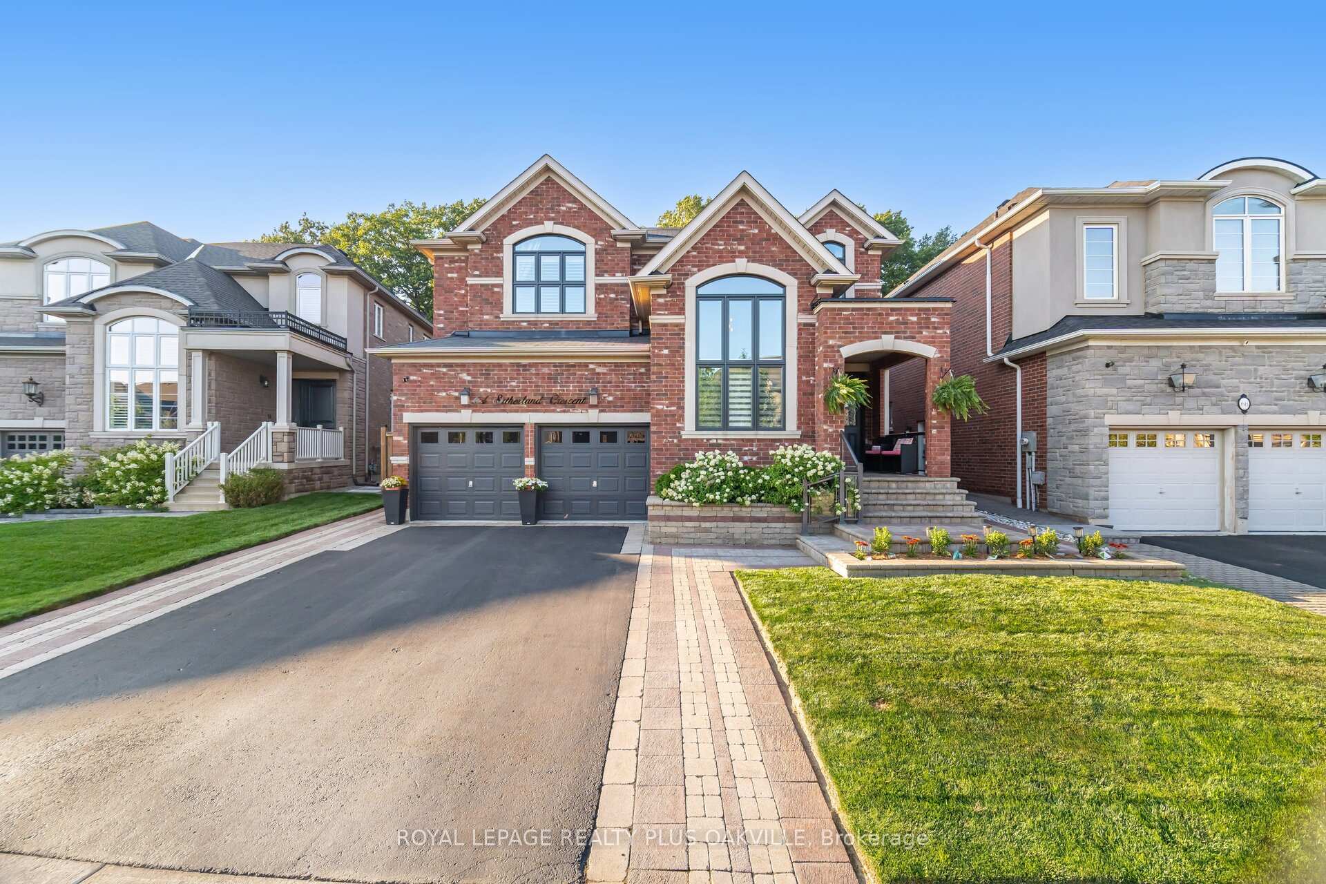 Photo 3 of 64 Sutherland Crescent, Hamilton, Meadowlands — HOMEH