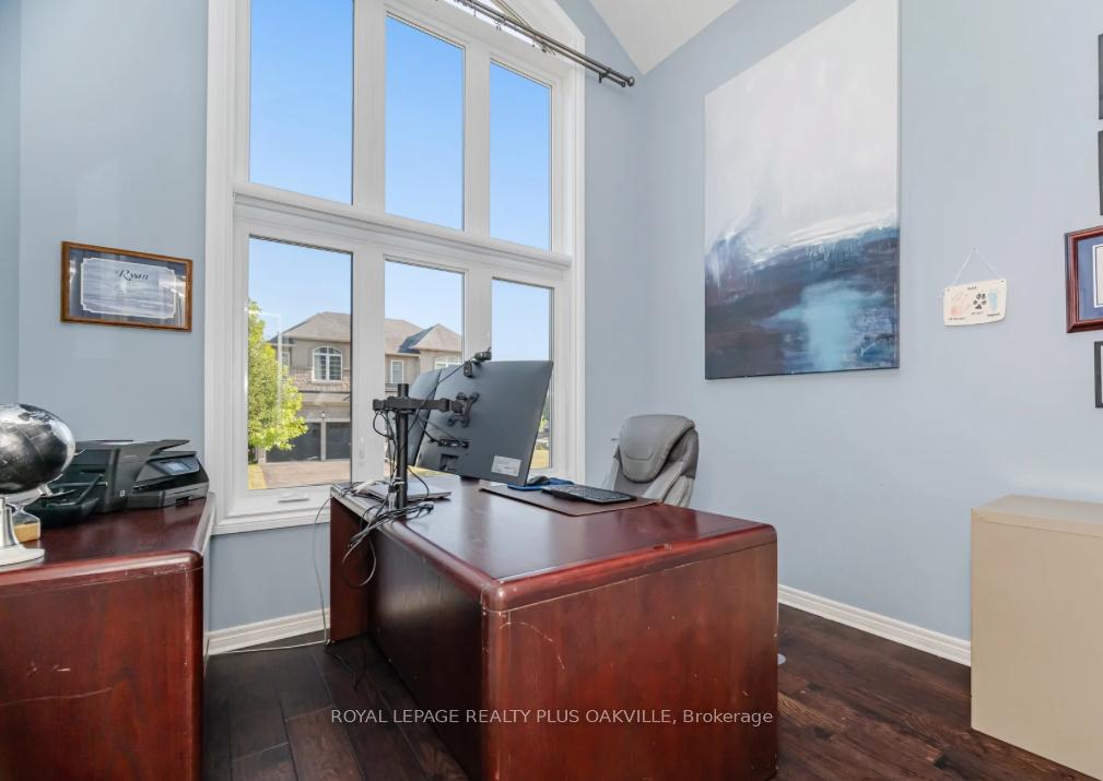 Photo 15 of 64 Sutherland Crescent, Hamilton, Meadowlands — HOMEH
