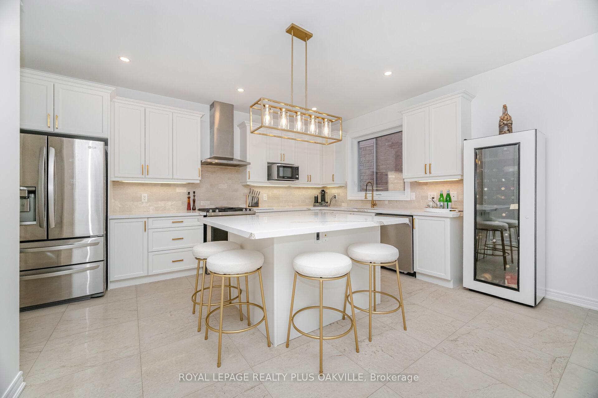 Photo 17 of 64 Sutherland Crescent, Hamilton, Meadowlands — HOMEH
