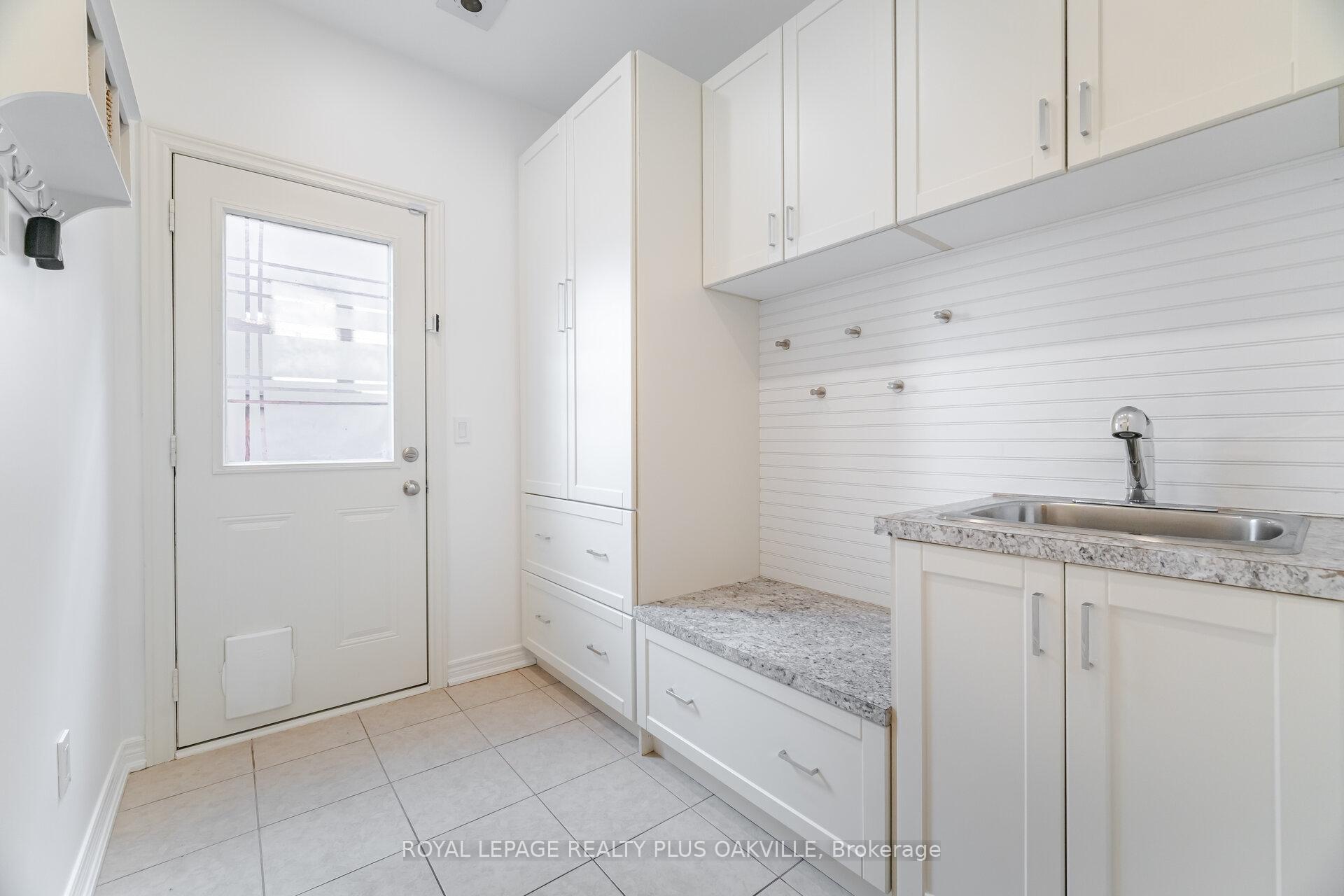 Photo 42 of 64 Sutherland Crescent, Hamilton, Meadowlands — HOMEH
