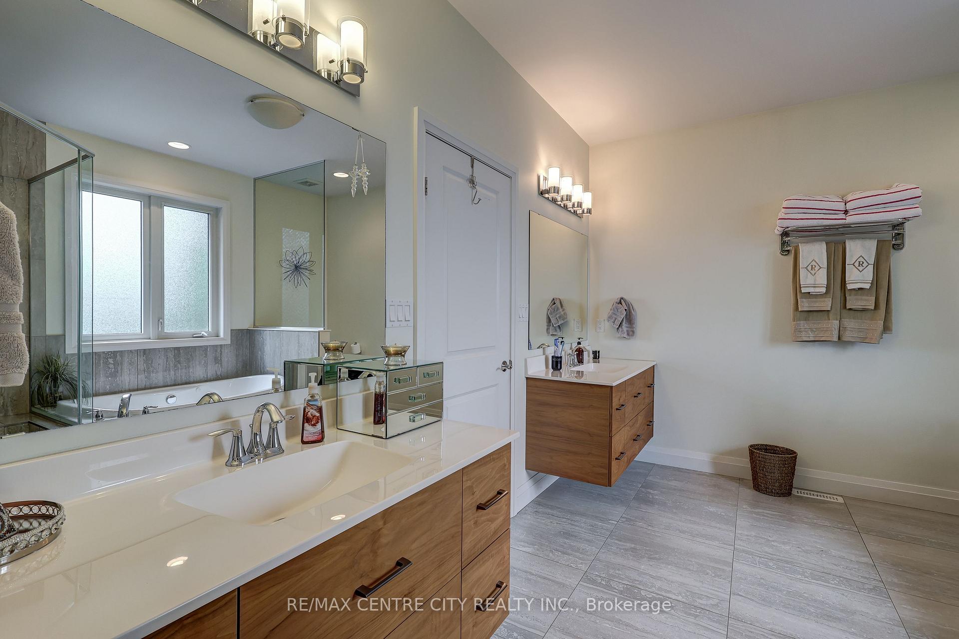 Photo 23 of 11630 Imperial Road Highway, Malahide, Rural Malahide — HOMEH