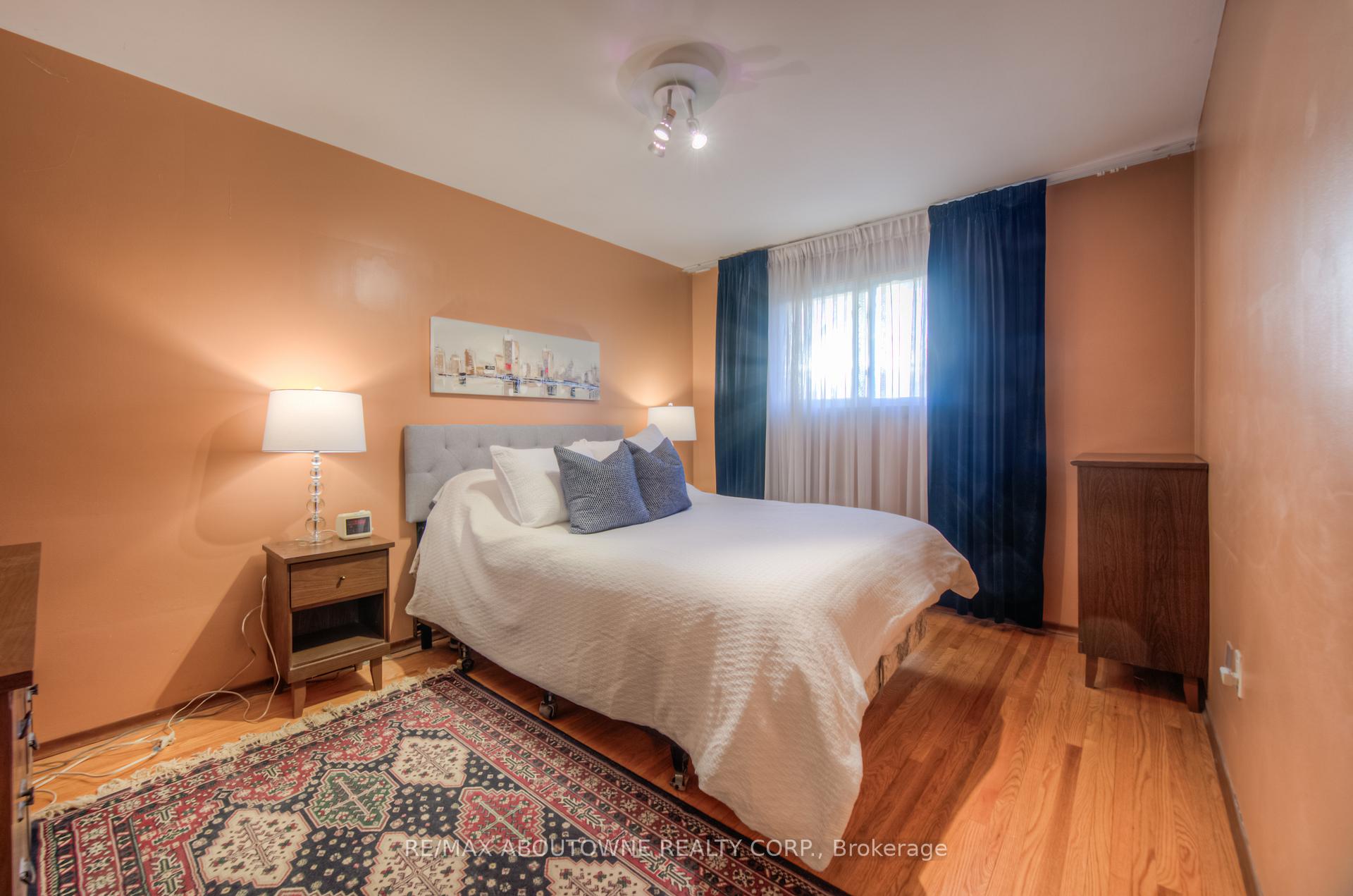 Photo 12 of 47 Chester Road, Hamilton, Stoney Creek — HOMEH