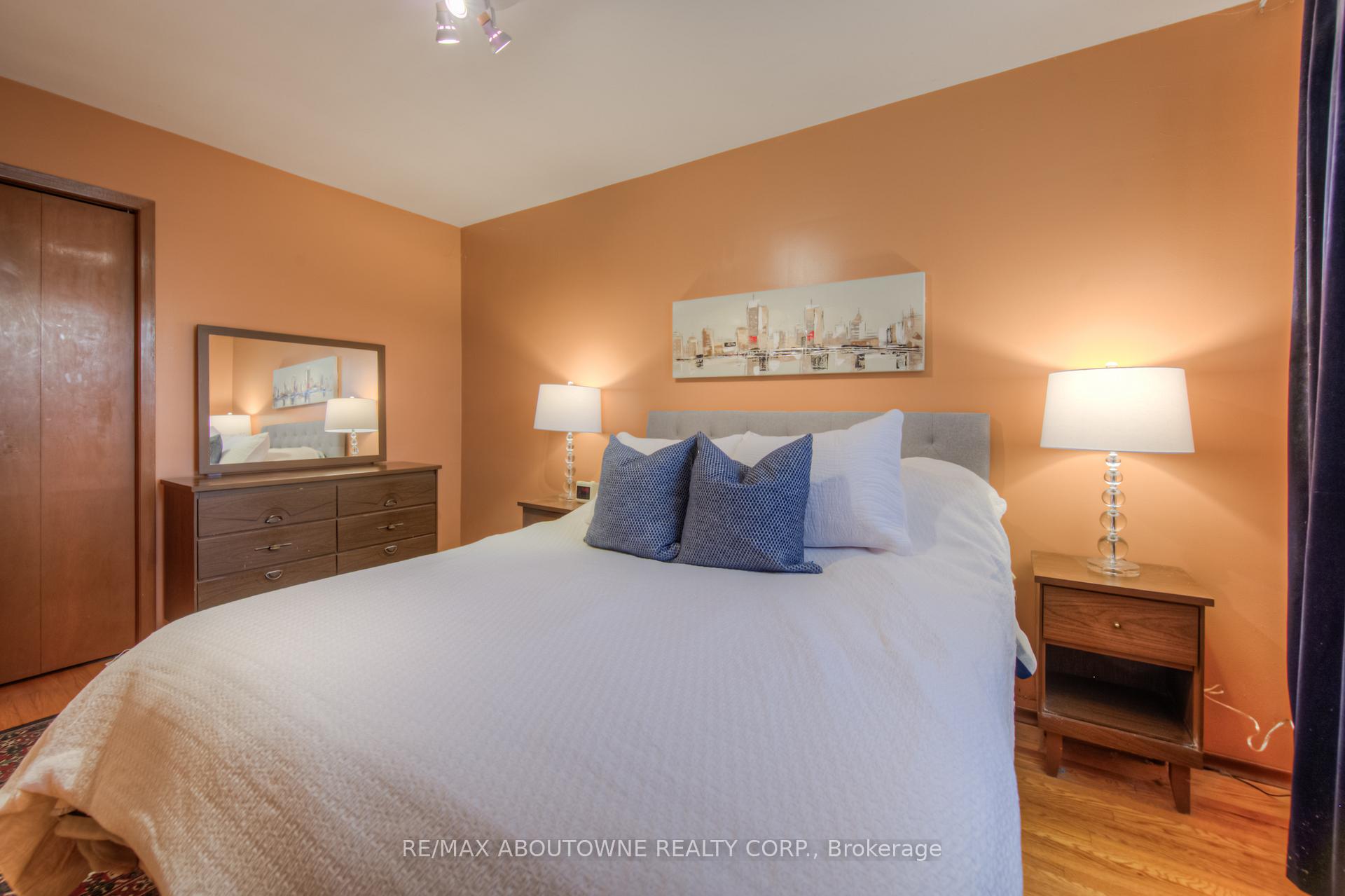 Photo 13 of 47 Chester Road, Hamilton, Stoney Creek — HOMEH