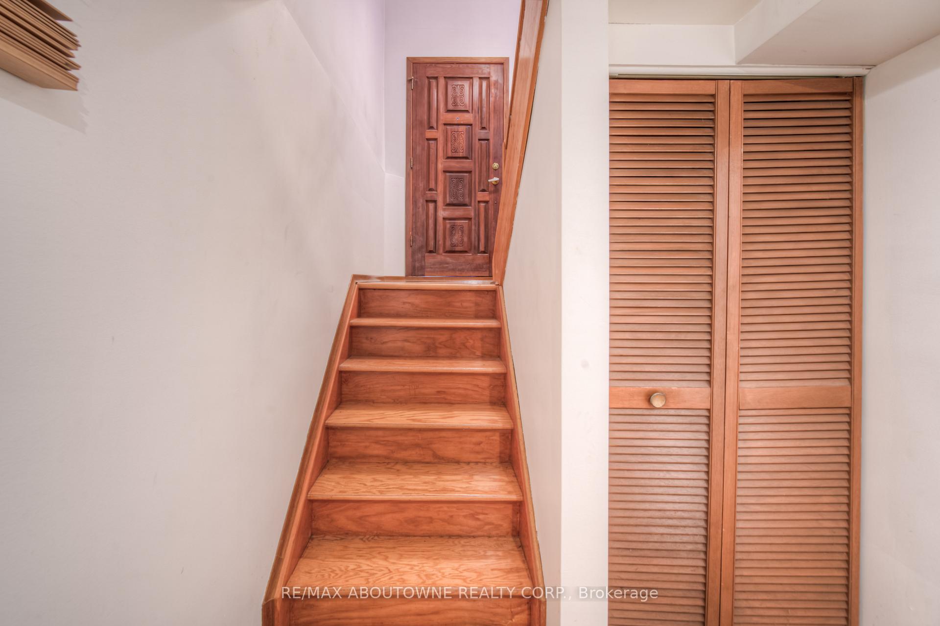 Photo 17 of 47 Chester Road, Hamilton, Stoney Creek — HOMEH