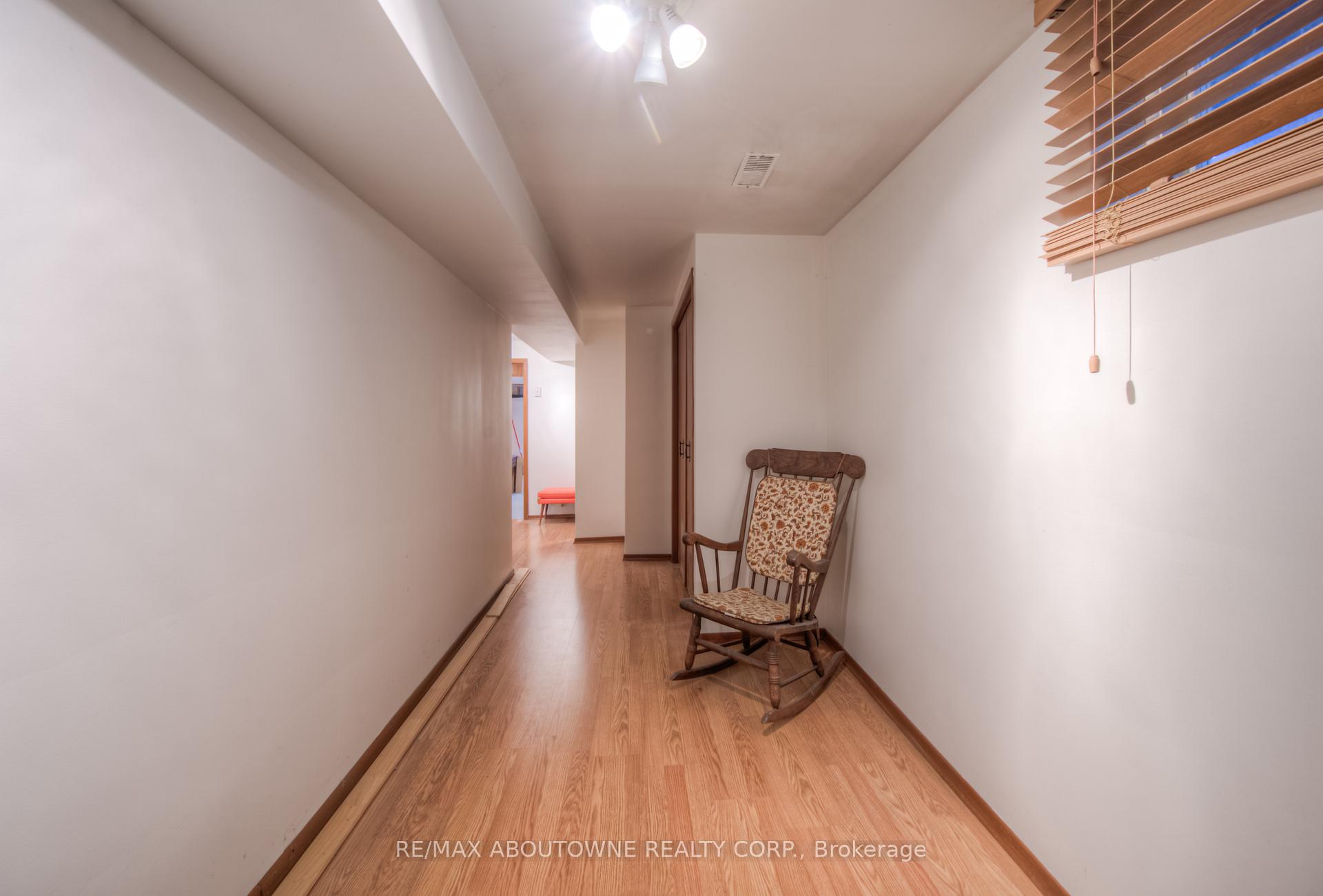 Photo 18 of 47 Chester Road, Hamilton, Stoney Creek — HOMEH