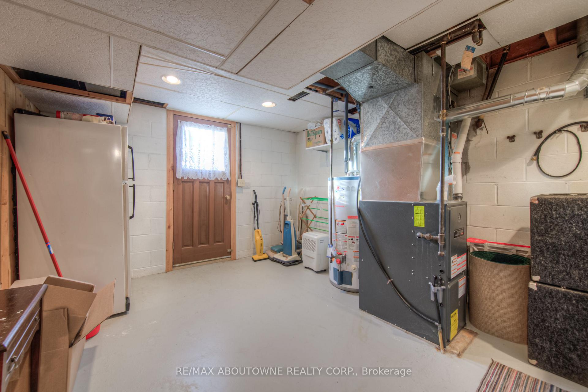Photo 26 of 47 Chester Road, Hamilton, Stoney Creek — HOMEH