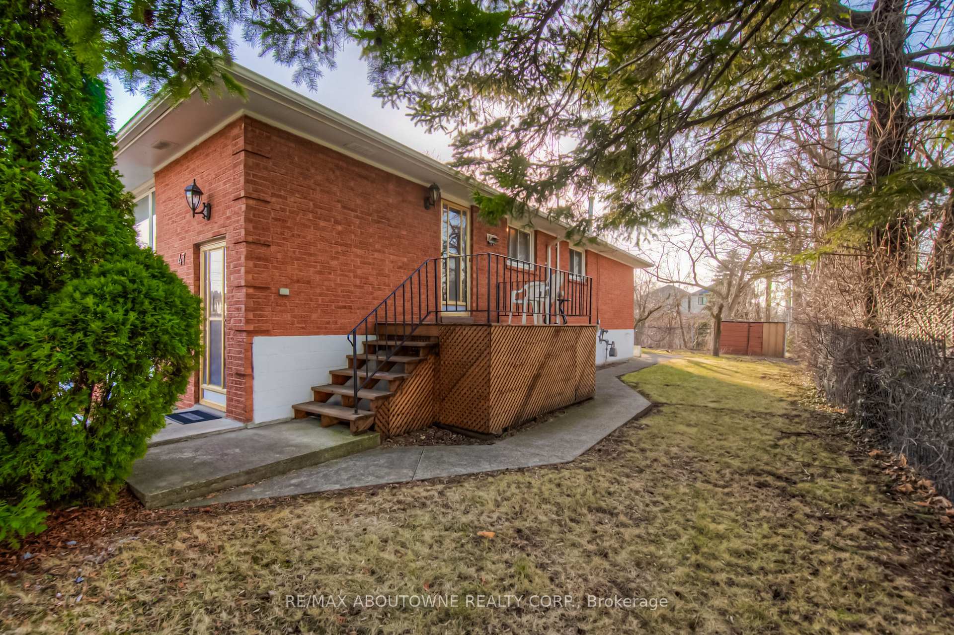 Photo 27 of 47 Chester Road, Hamilton, Stoney Creek — HOMEH