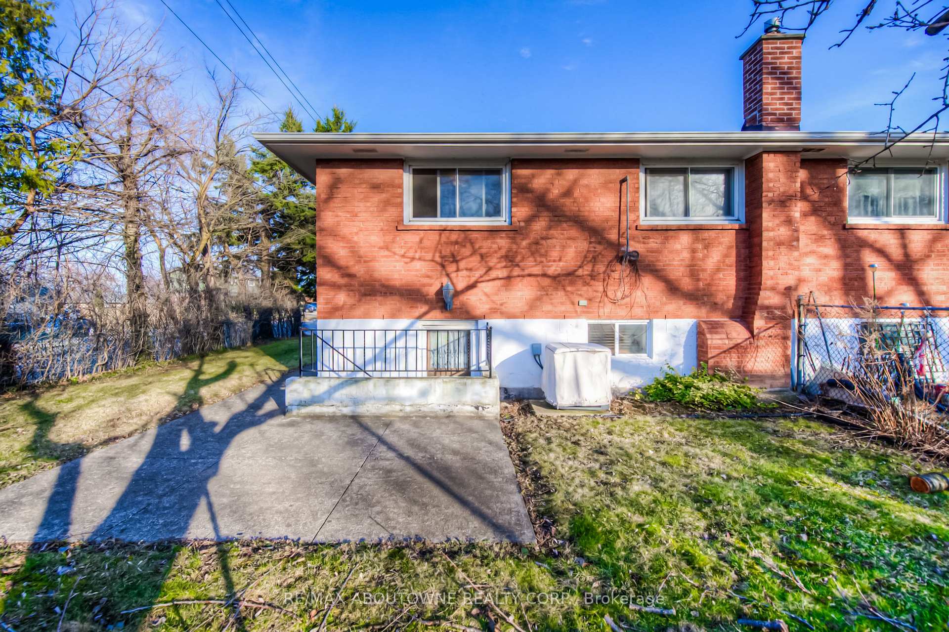 Photo 29 of 47 Chester Road, Hamilton, Stoney Creek — HOMEH