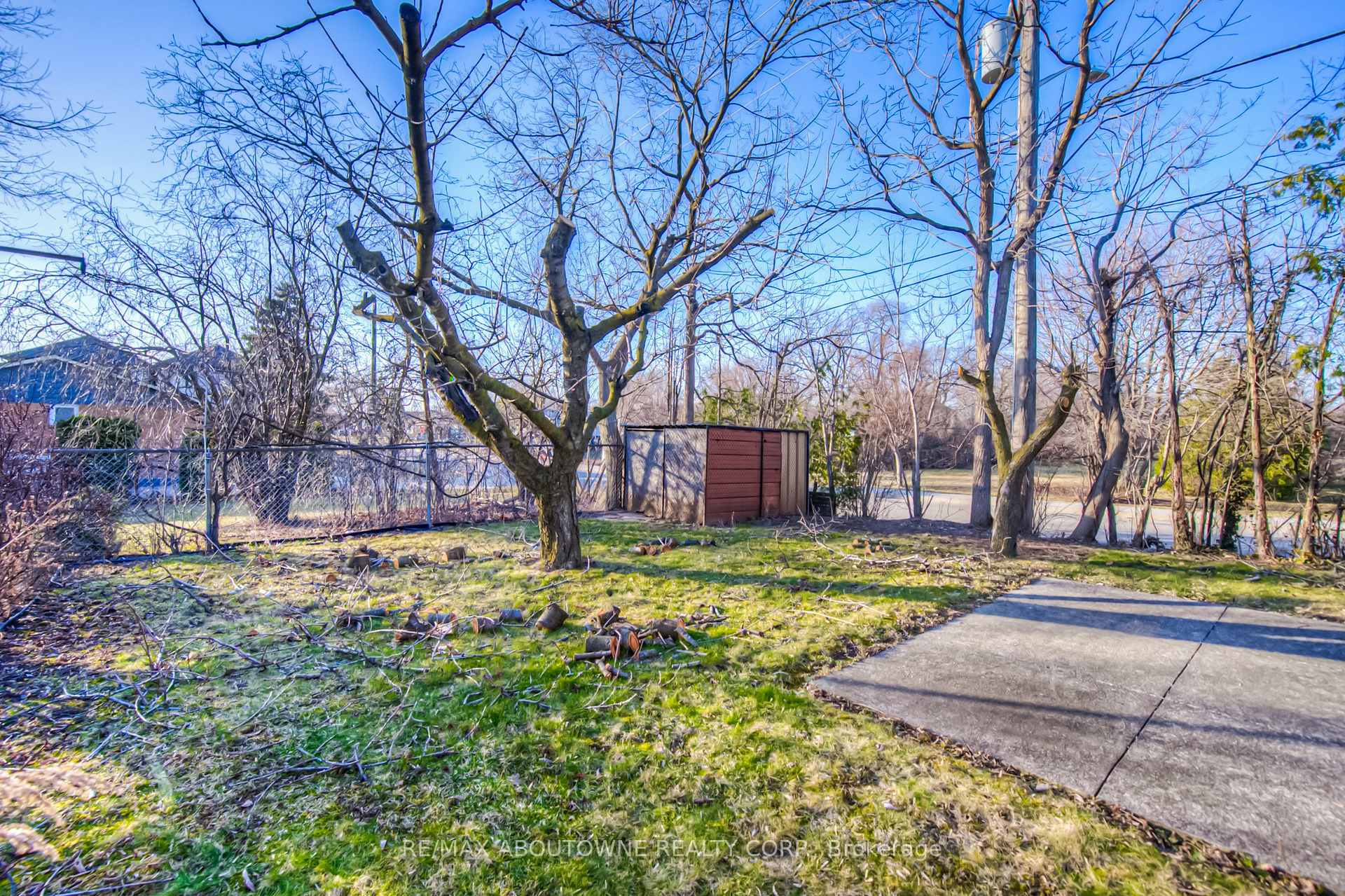 Photo 30 of 47 Chester Road, Hamilton, Stoney Creek — HOMEH