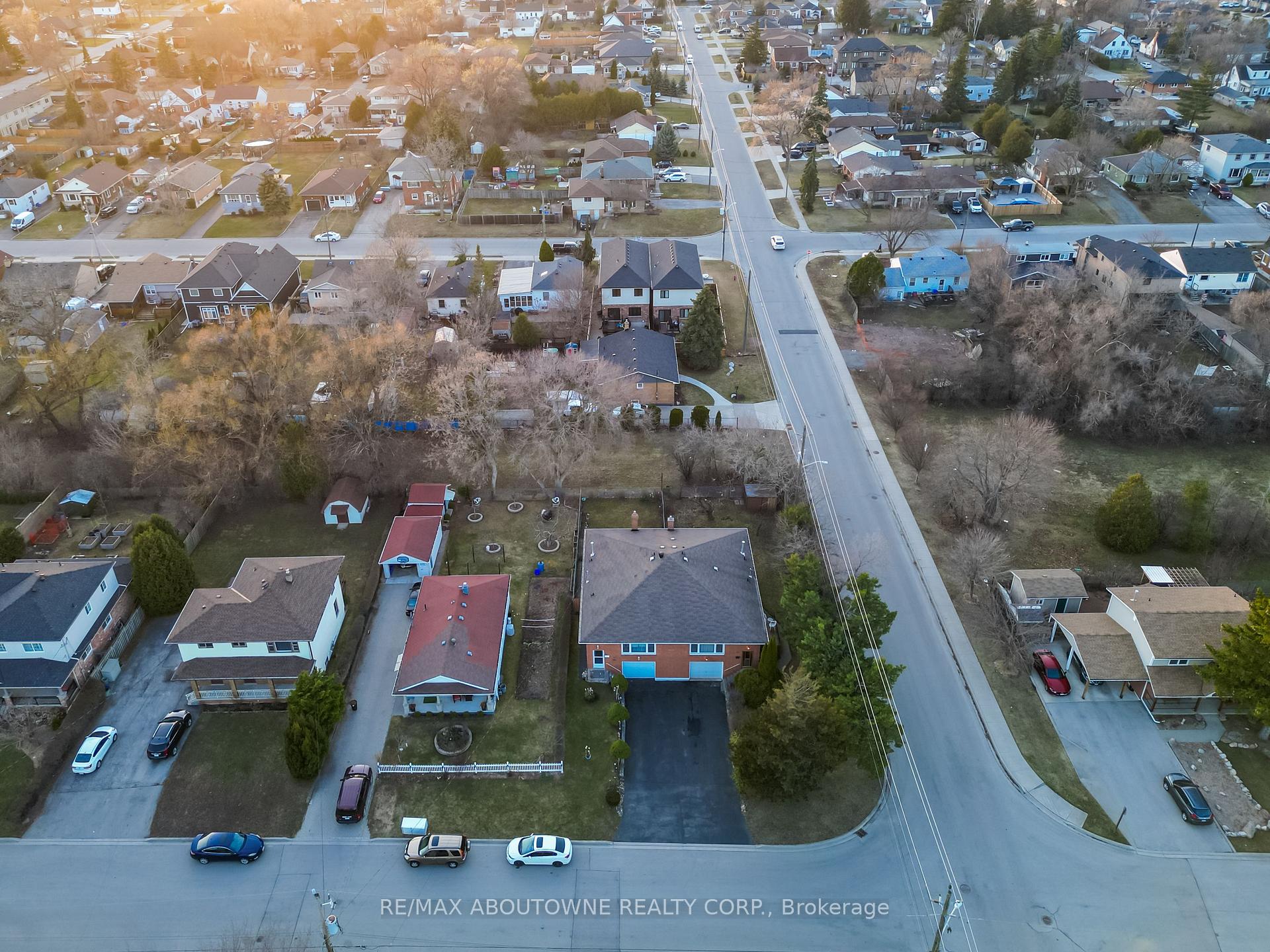 Photo 39 of 47 Chester Road, Hamilton, Stoney Creek — HOMEH